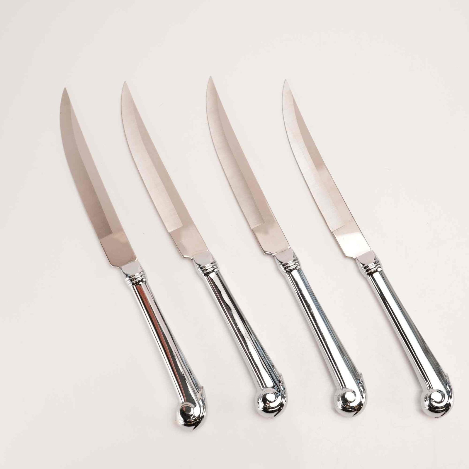 Set of 4 Towle Old Master Style Silverplated Handle Meat Knives in Box (1 of 5)