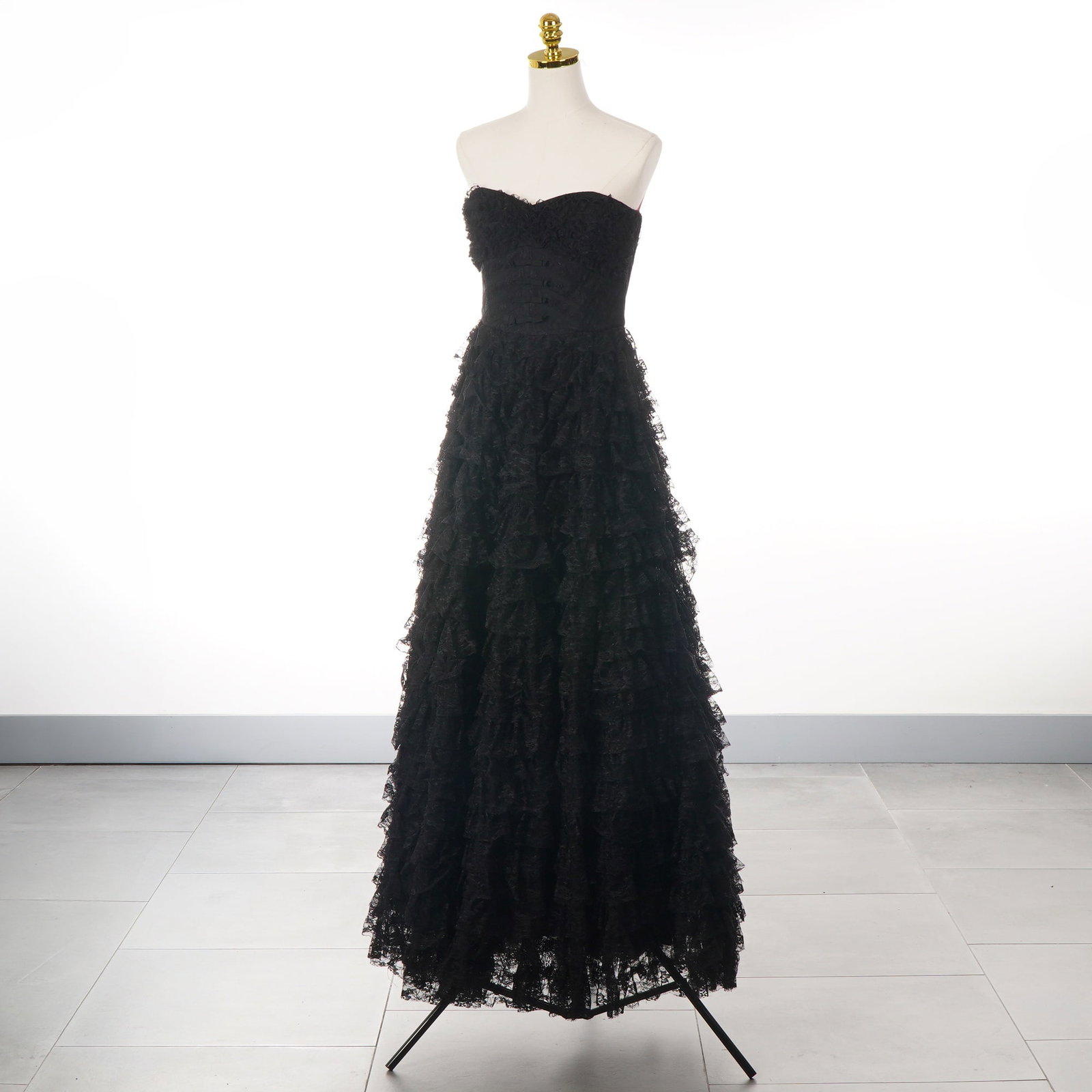Betsey Johnson Black Strapless Tiered Lace Evening Gown Size 10 (1 of 5)