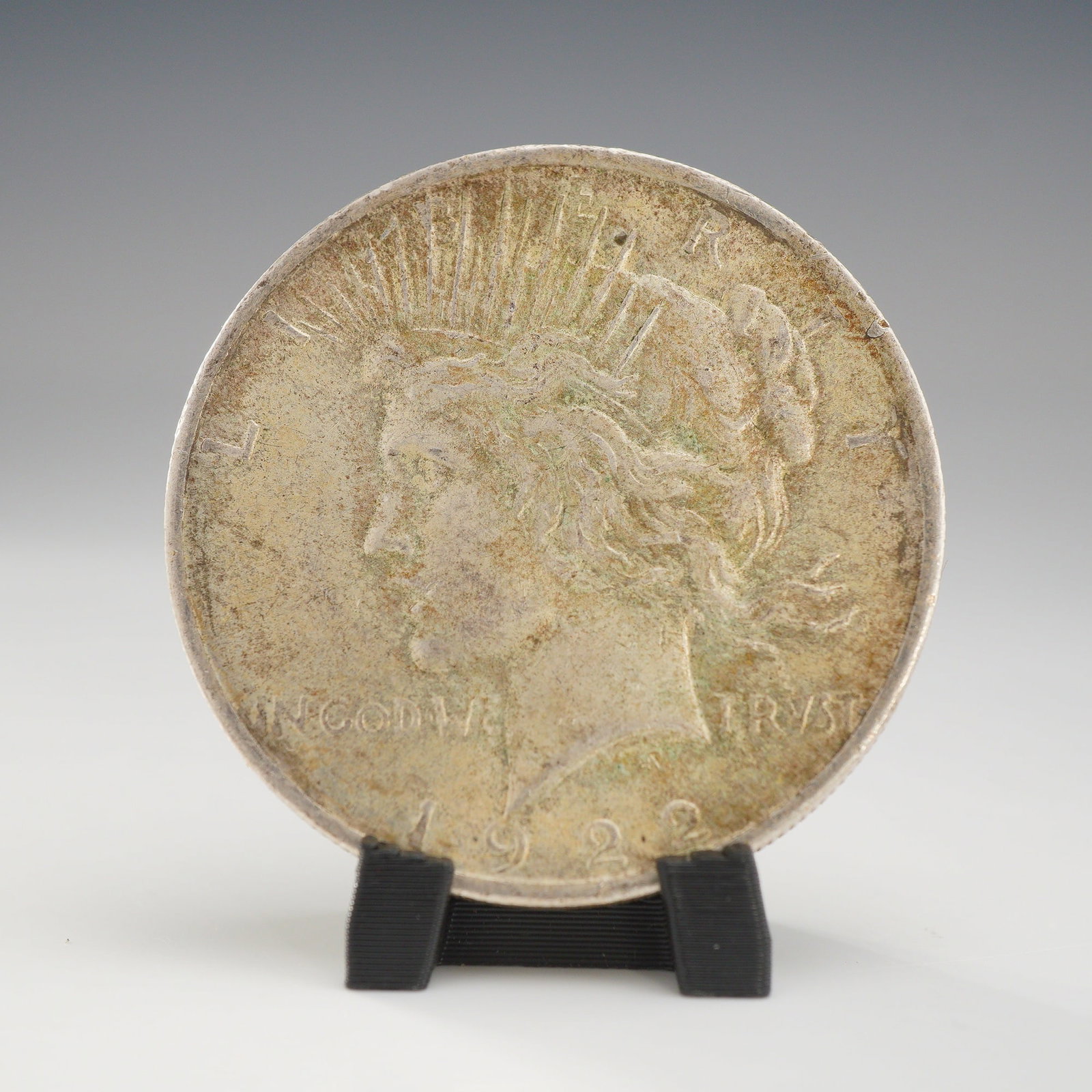 1922 US One Dollar Peace Silver Dollar Coin, Circulated (1 of 2)