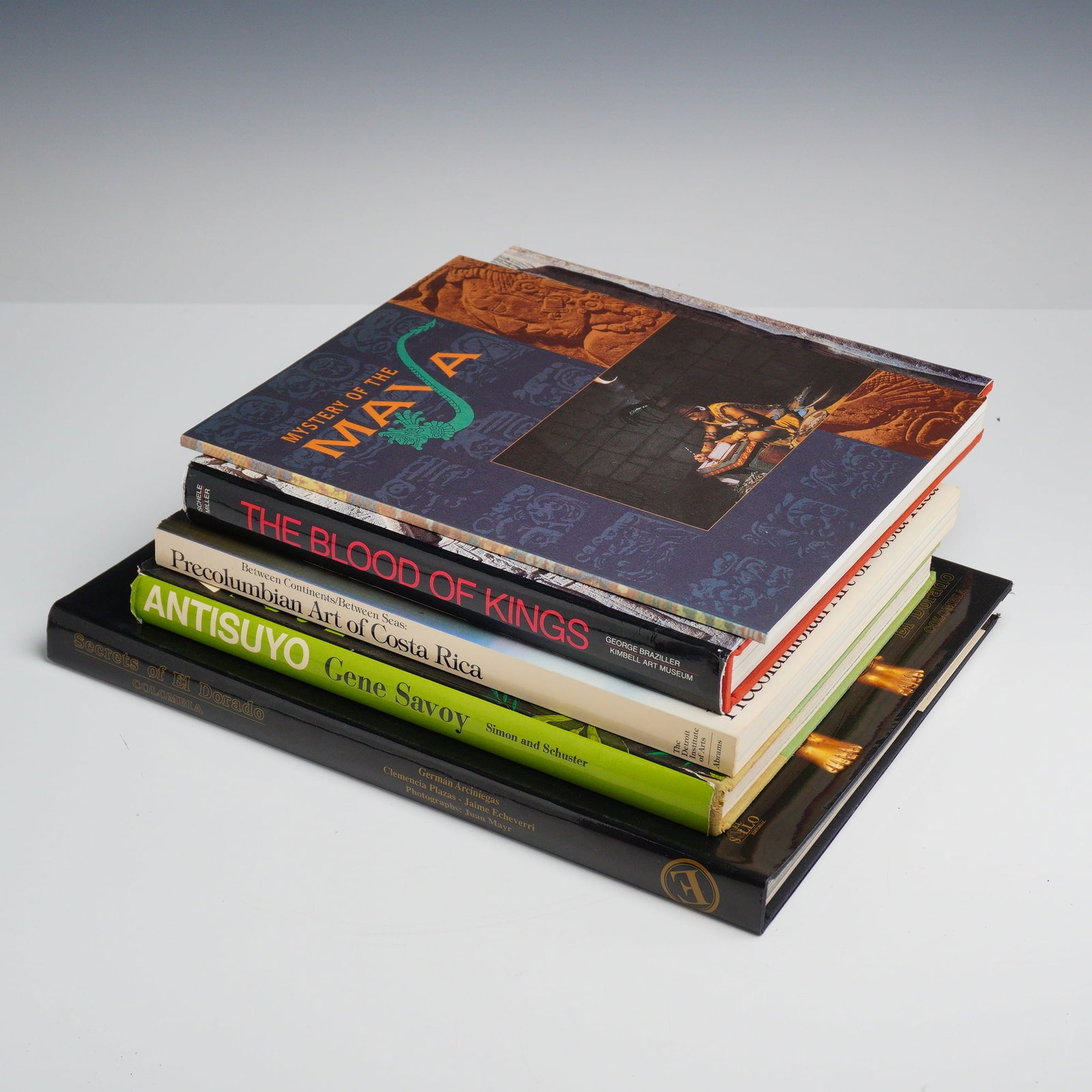 5pc Books on Central and South American Pre-Columbian Art and Archaeology: This collection of 5 books covers various Central and South American themes with a focus on pre-Columbian art and archaeology. The lot includes four hardcover volumes and one softcover book. Included 