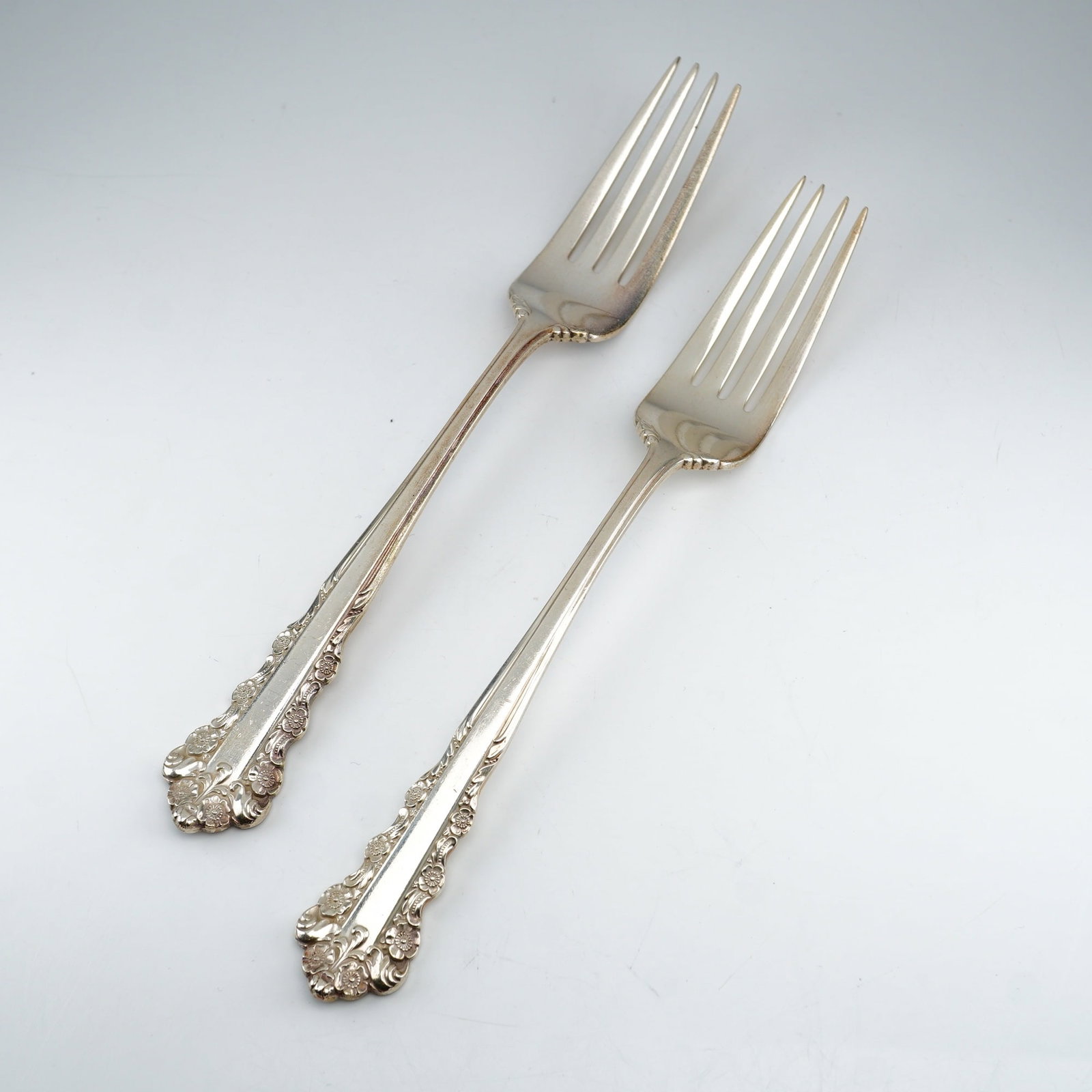 2pc Lunt Sterling Silver Dinner Forks, Belle Meade (1 of 4)