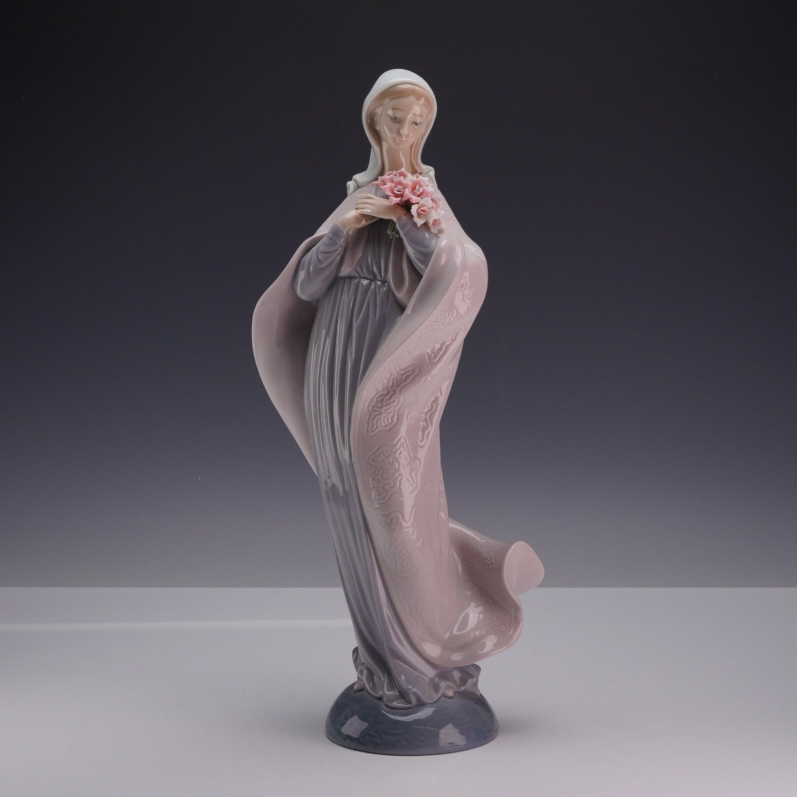 Lladro Porcelain Figurine, Model 5171 Madonna with Flowers (1 of 3)