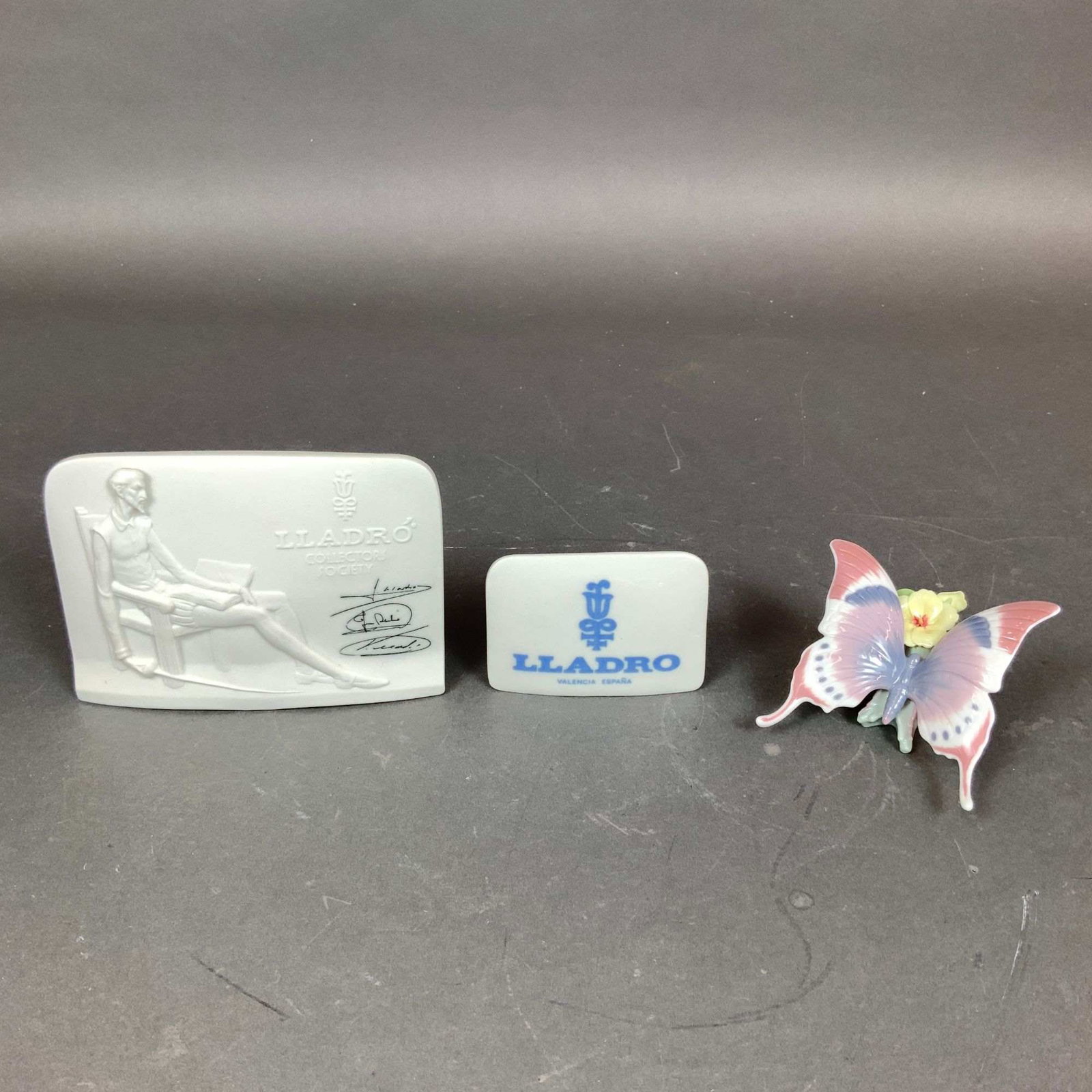 3pc Lladro Figurines and Plaques, A Moment's Rest 01006173 (1 of 3)
