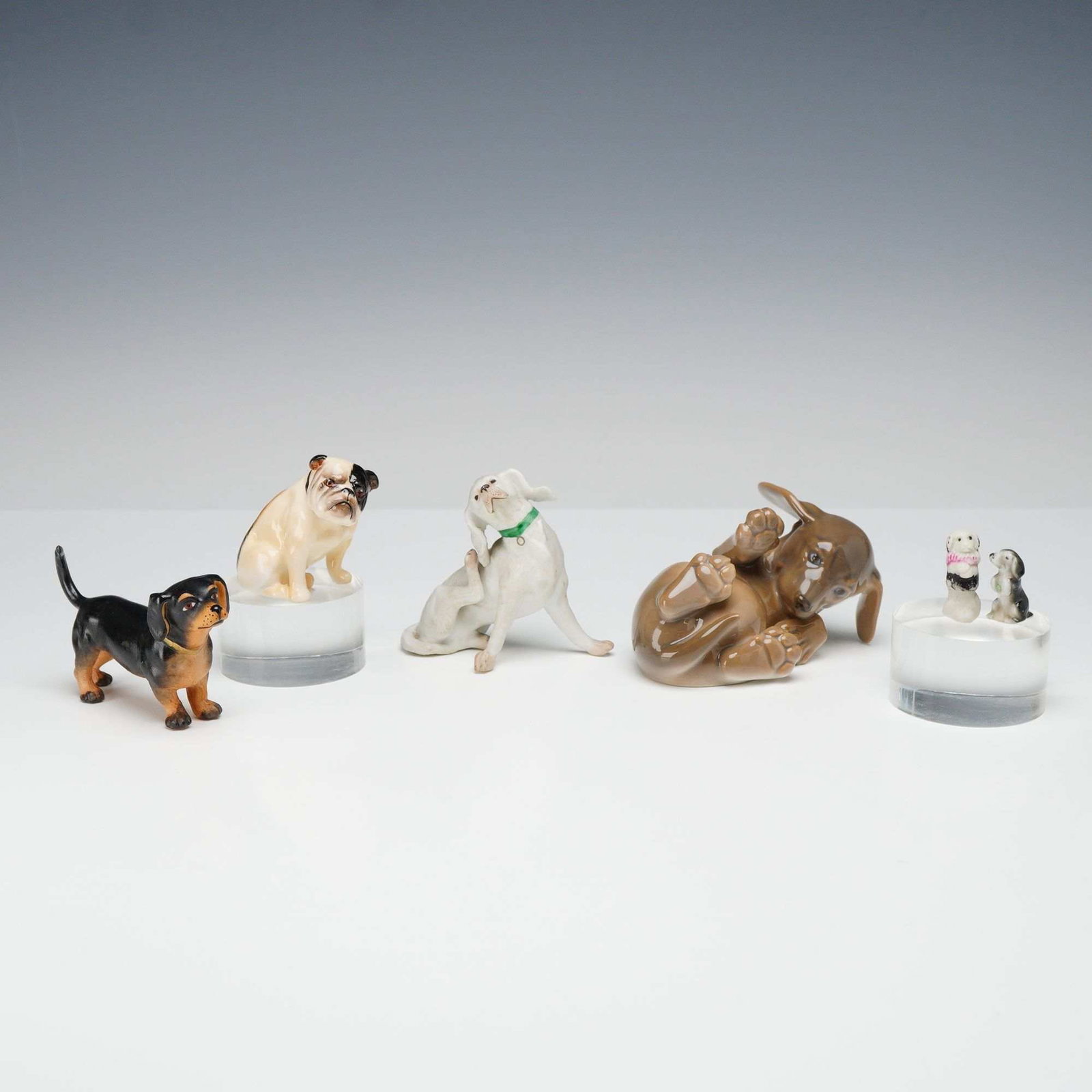 A Lot of 6 Small Dog Figurines Including Royal Copenhagen and Others (1 of 4)