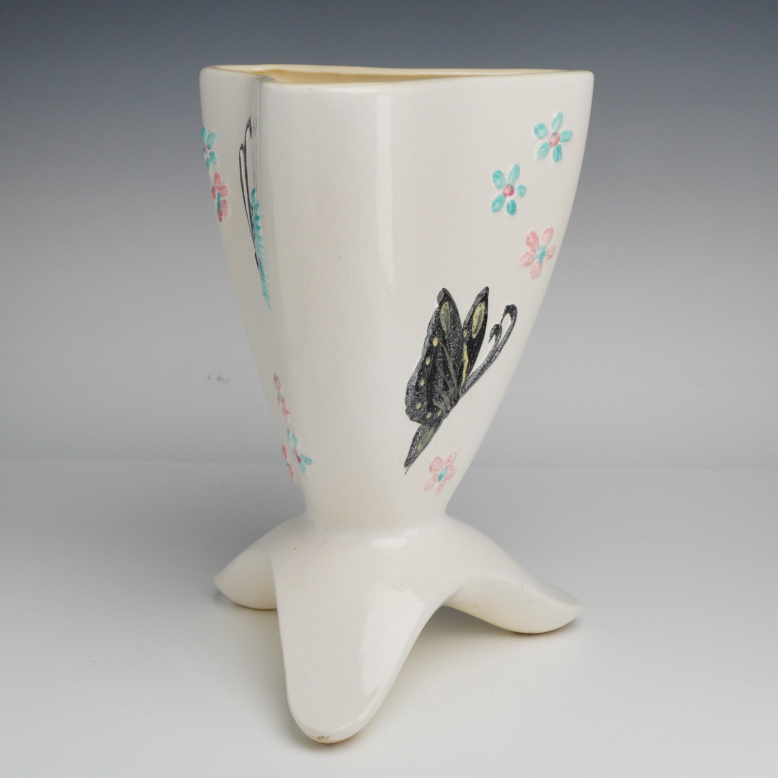 Hull Pottery Butterfly Pattern Tripod Vase (1 of 5)