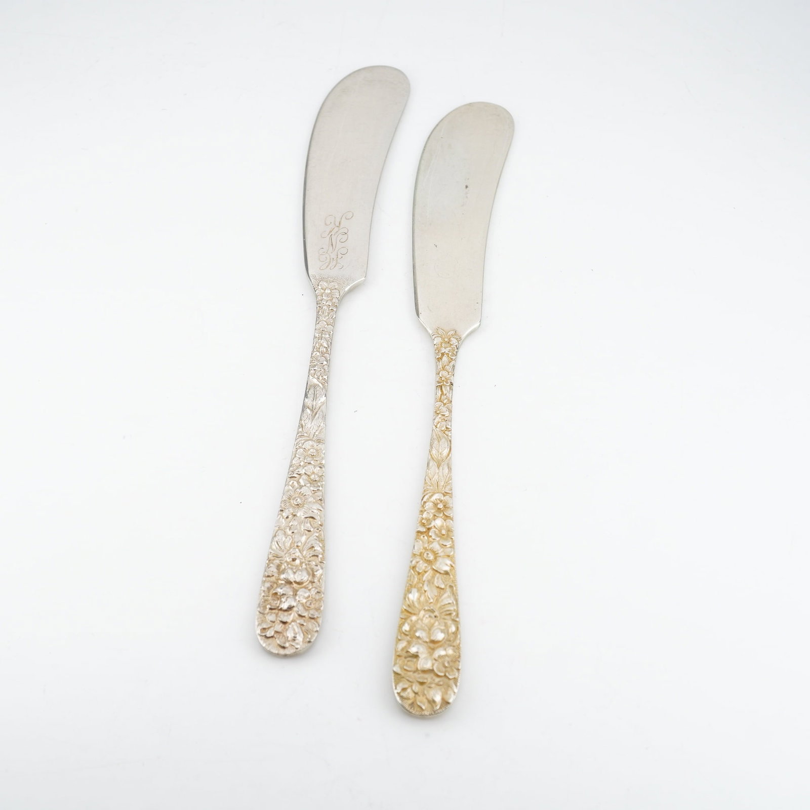 2pc Kirk Stieff Sterling Silver and Stainless-Steel Flat Head Butter Spreaders, Stieff Rose (1 of 4)
