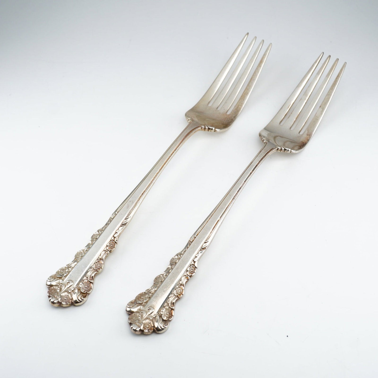 2pc Lunt Sterling Silver Dinner Forks, Belle Meade (1 of 4)