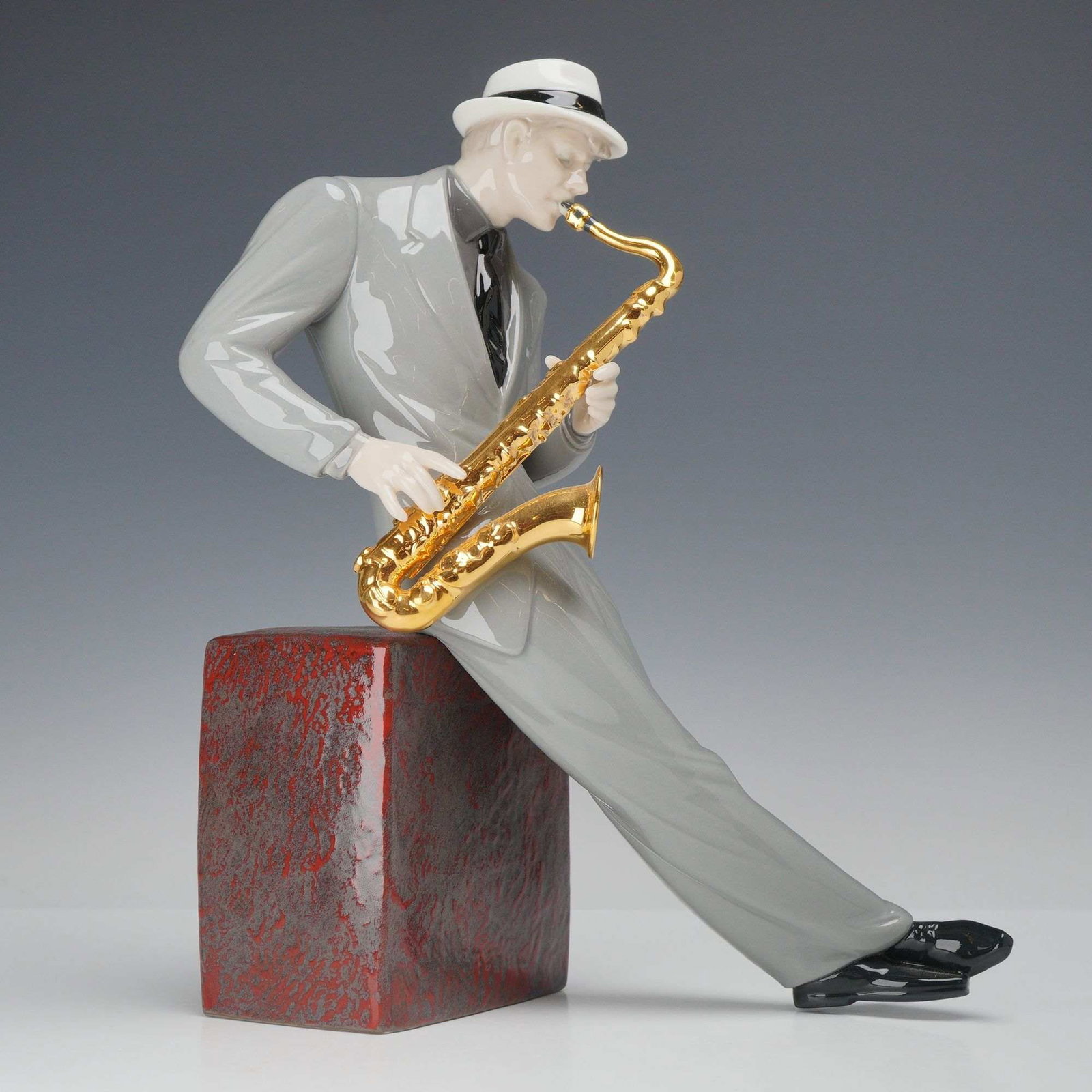 Lladro Porcelain Figurine, Jazz Saxophonist 01009330 (1 of 4)
