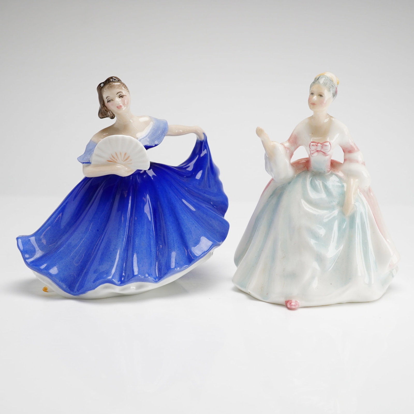 Two Royal Doulton Mini Figurines Elaine HN3214 and Diana HN3310 (1 of 3)