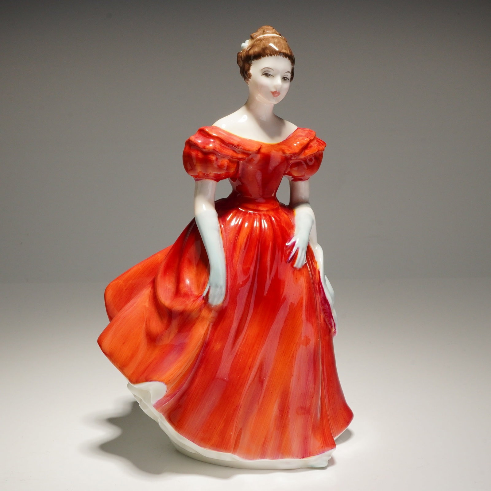 Royal Doulton Figurine Winsome HN2220 (1 of 4)