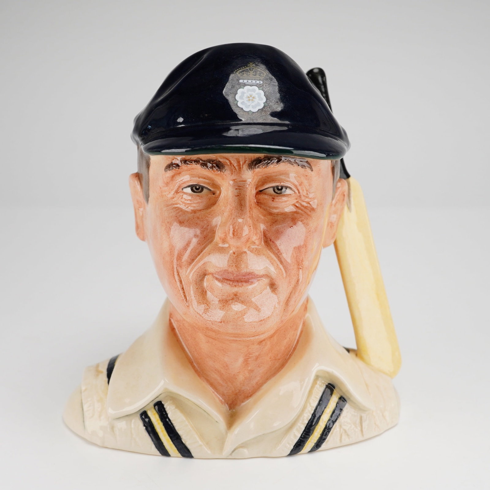 Royal Doulton Small Character Jug, The Hampshire Cricketeer D6739 (1 of 4)