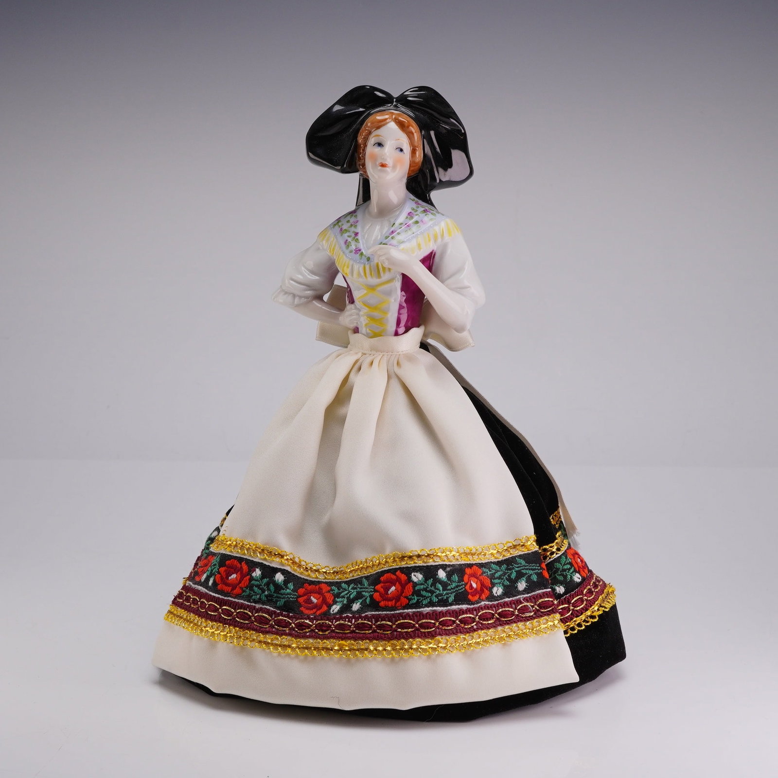 Goebel Madame De Pont Limited Edition Porcelain Tea Cozy Doll w/ Stand (1 of 3)