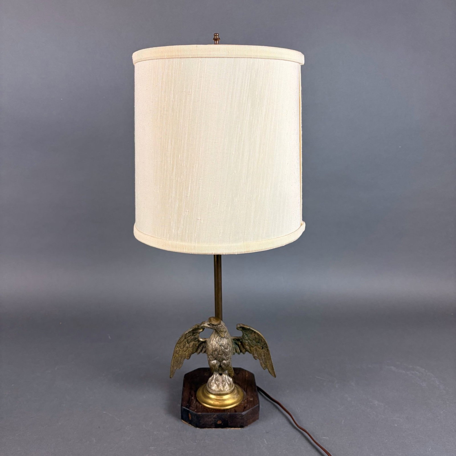 American Federal Style Cast Metal Eagle Table Lamp on Wooden Base (1 of 5)