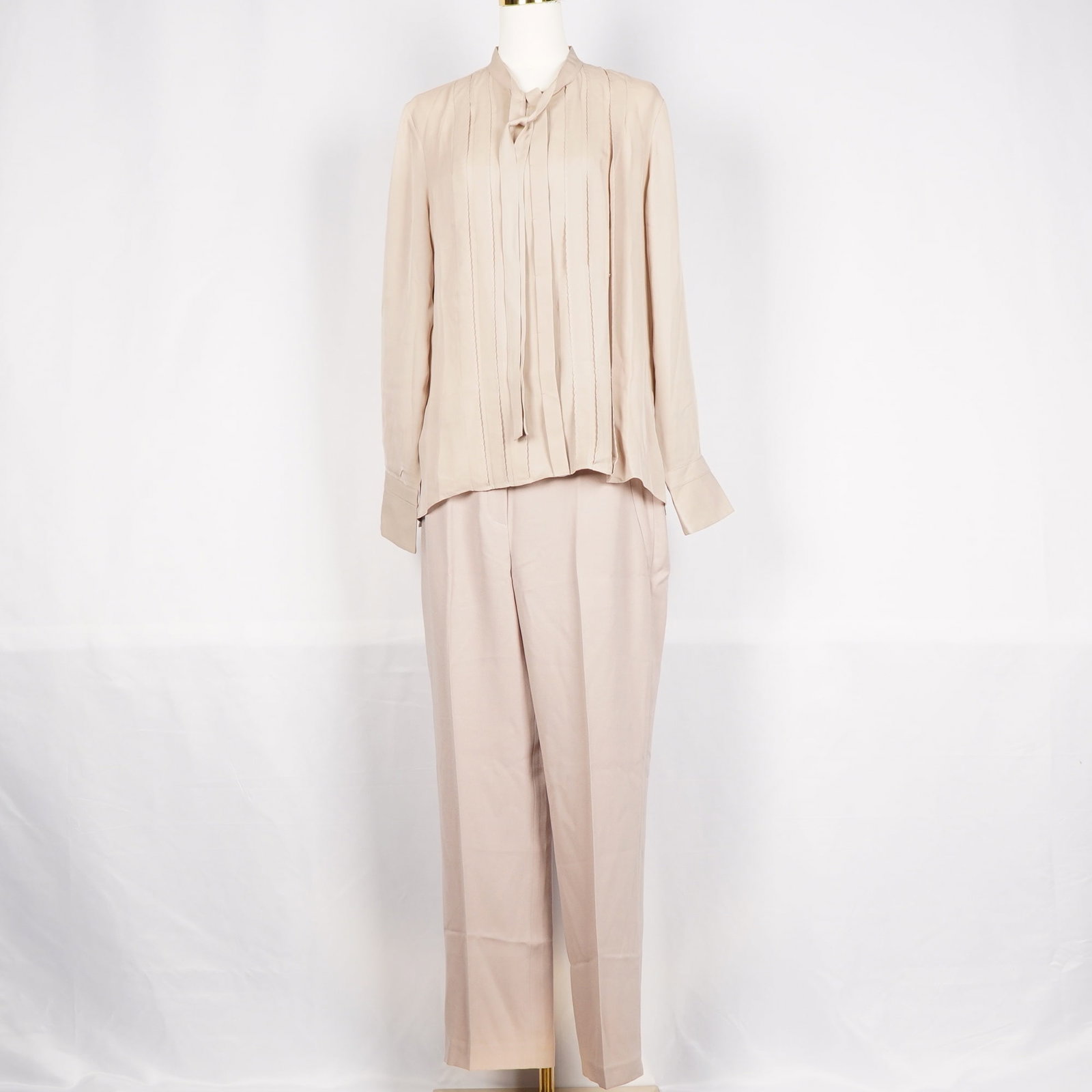 2pc Tahari Ensemble, Beige Pants and Top (1 of 5)