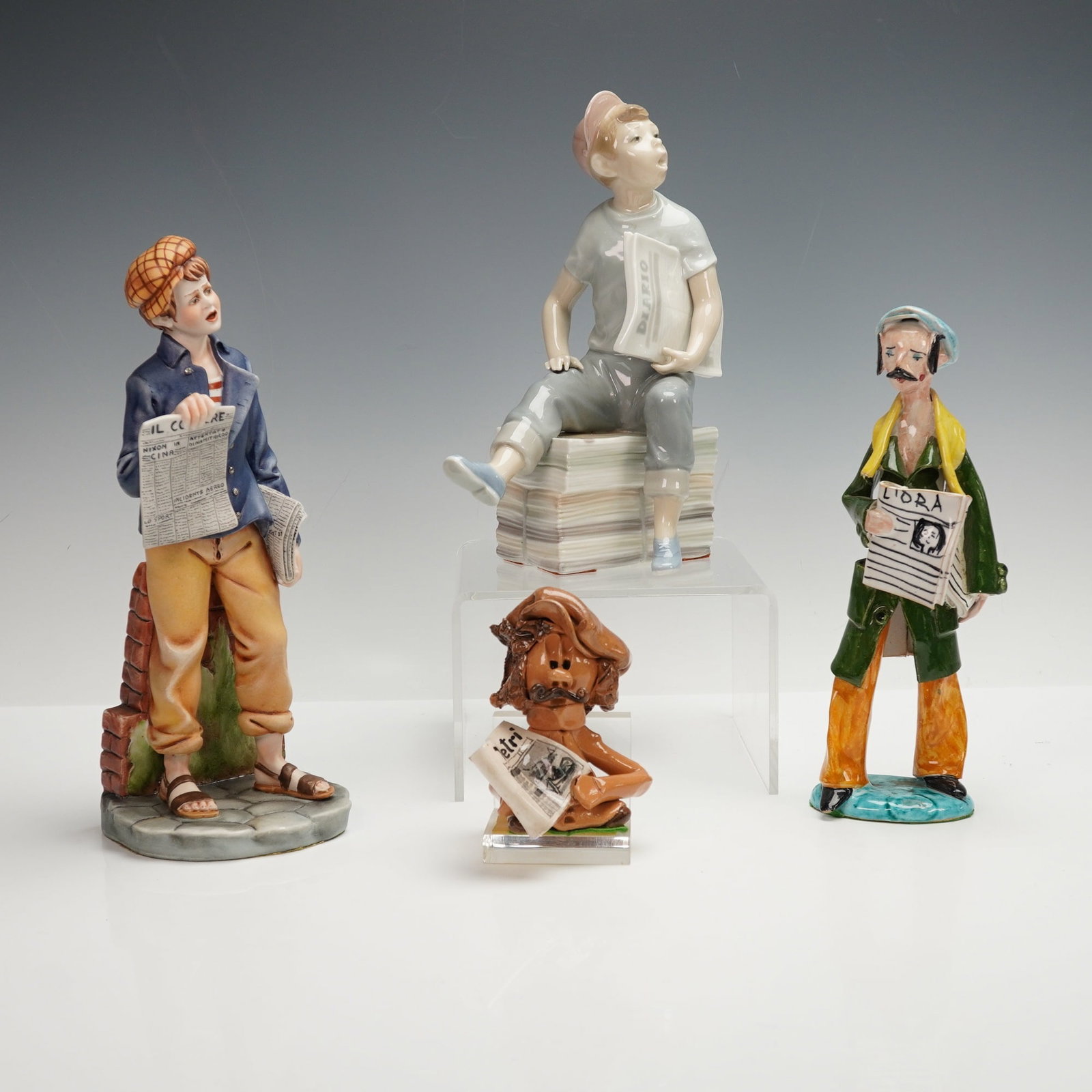 4pc European Figures, Newspaper Sellers (1 of 5)