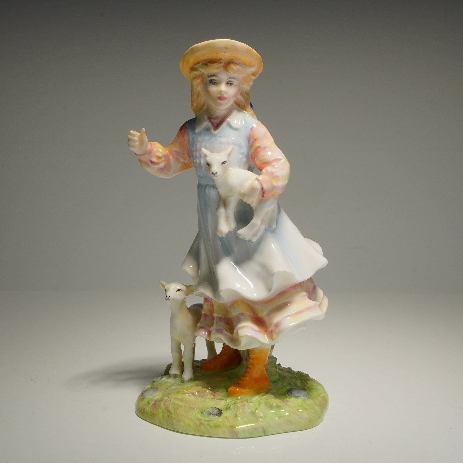 Royal Doulton Figurine, The Shepherdess HN2420 (1 of 5)