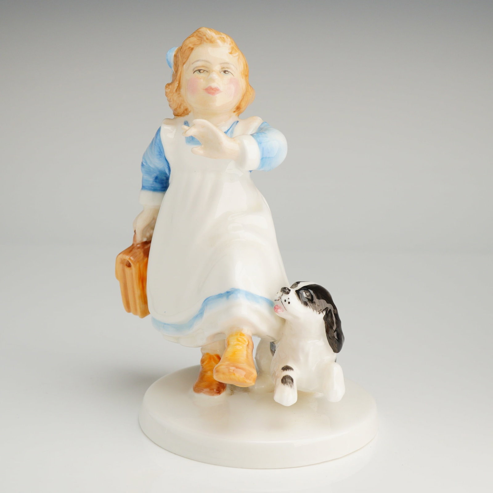 Royal Doulton Hometime HN3685 Porcelain Figurine (1 of 4)