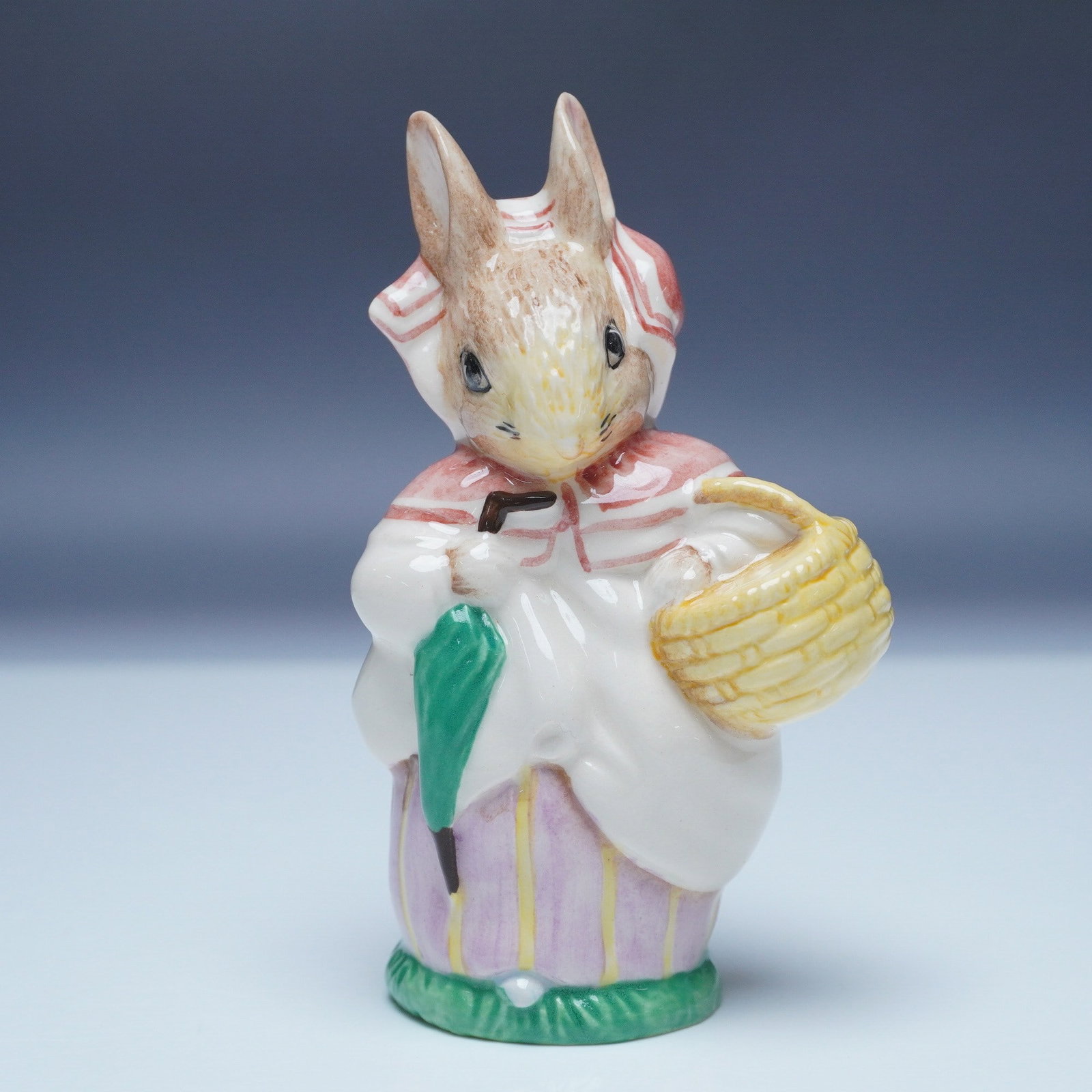 Royal Albert Beatrix Potter Figurine, Mrs Rabbit (1 of 5)
