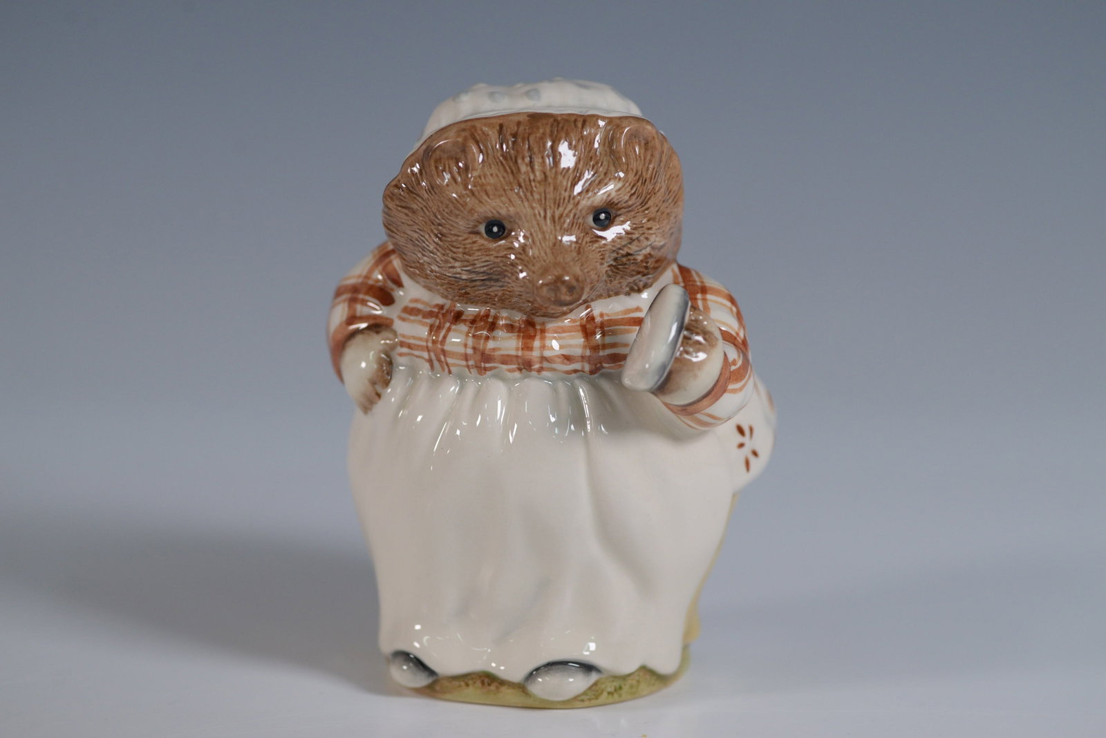 Royal Albert Beatrix Potter Figurine, Mrs. Tiggy-Winkle (1 of 4)