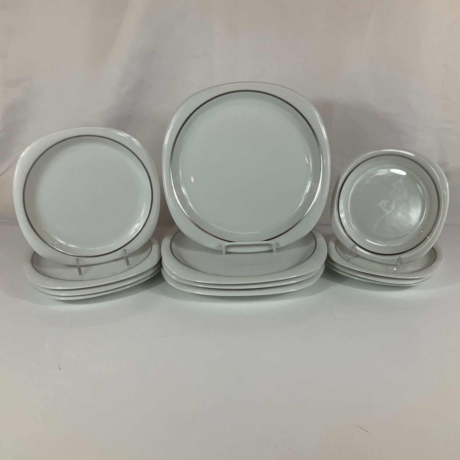 12-Piece Rosenthal Studio-Linie Suomi Lanka Porcelain Plate Set (1 of 3)