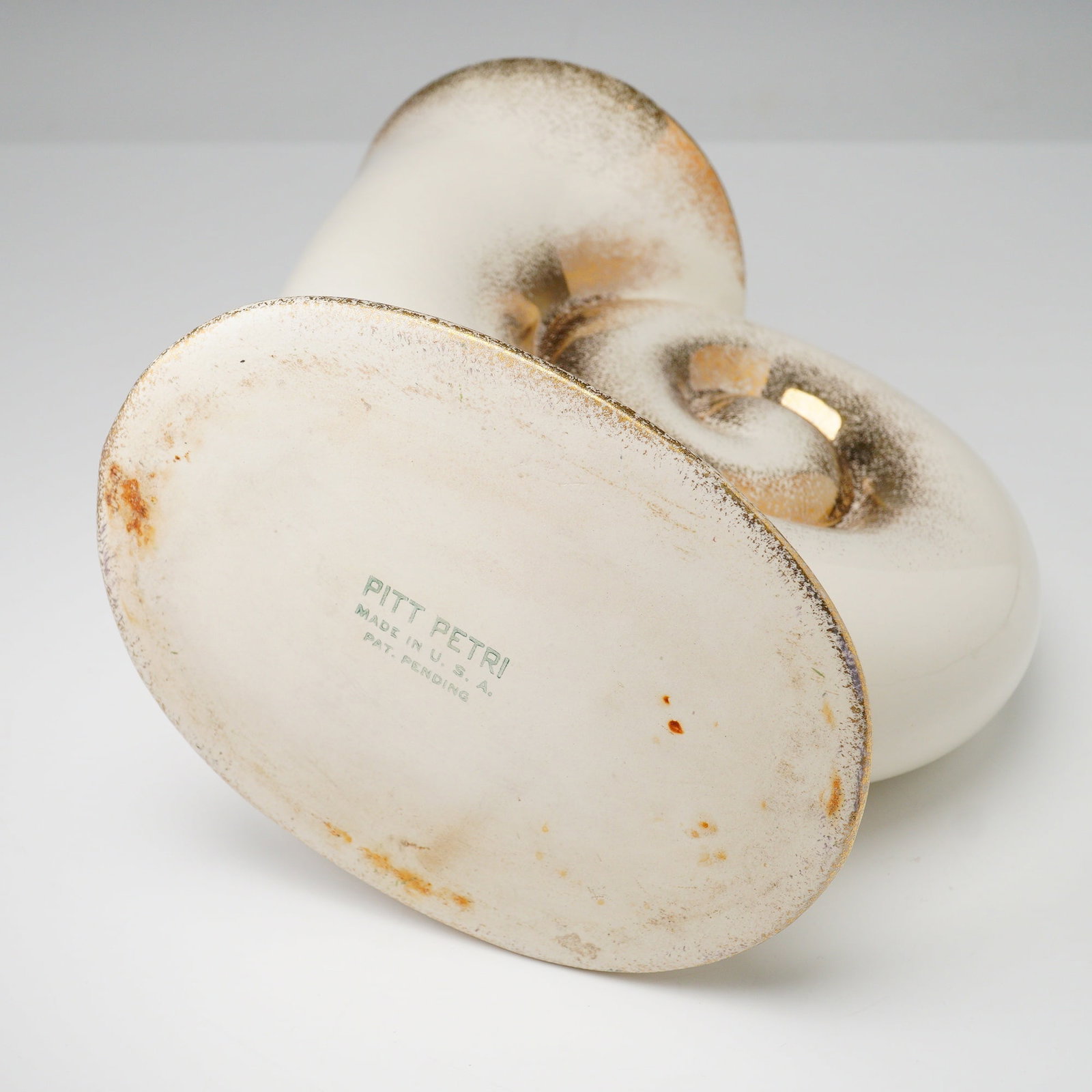 Pitt Petri Shell Form Footed Vase - 4