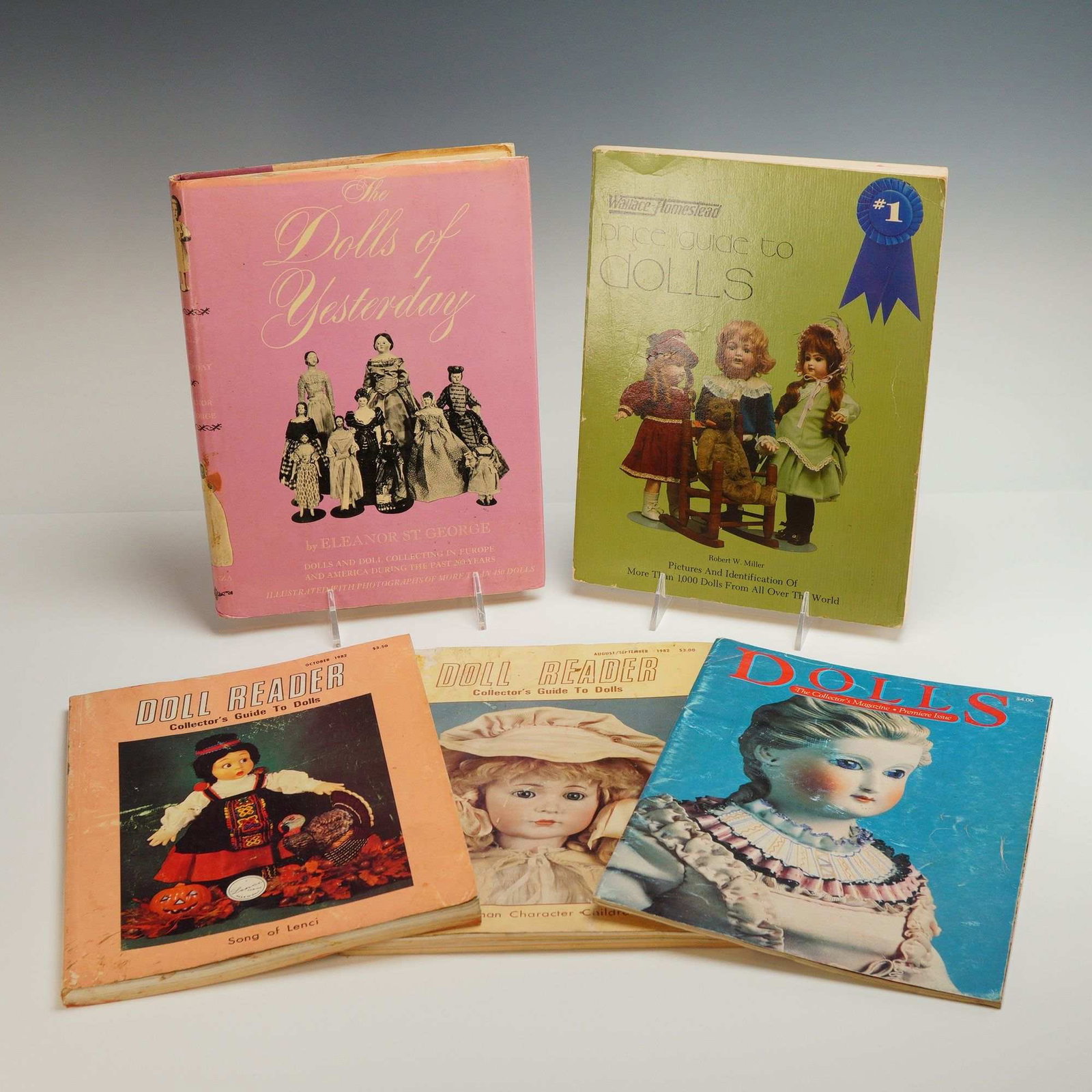 5 Vintage Doll Collecting Reference Books Magazines (1 of 5)