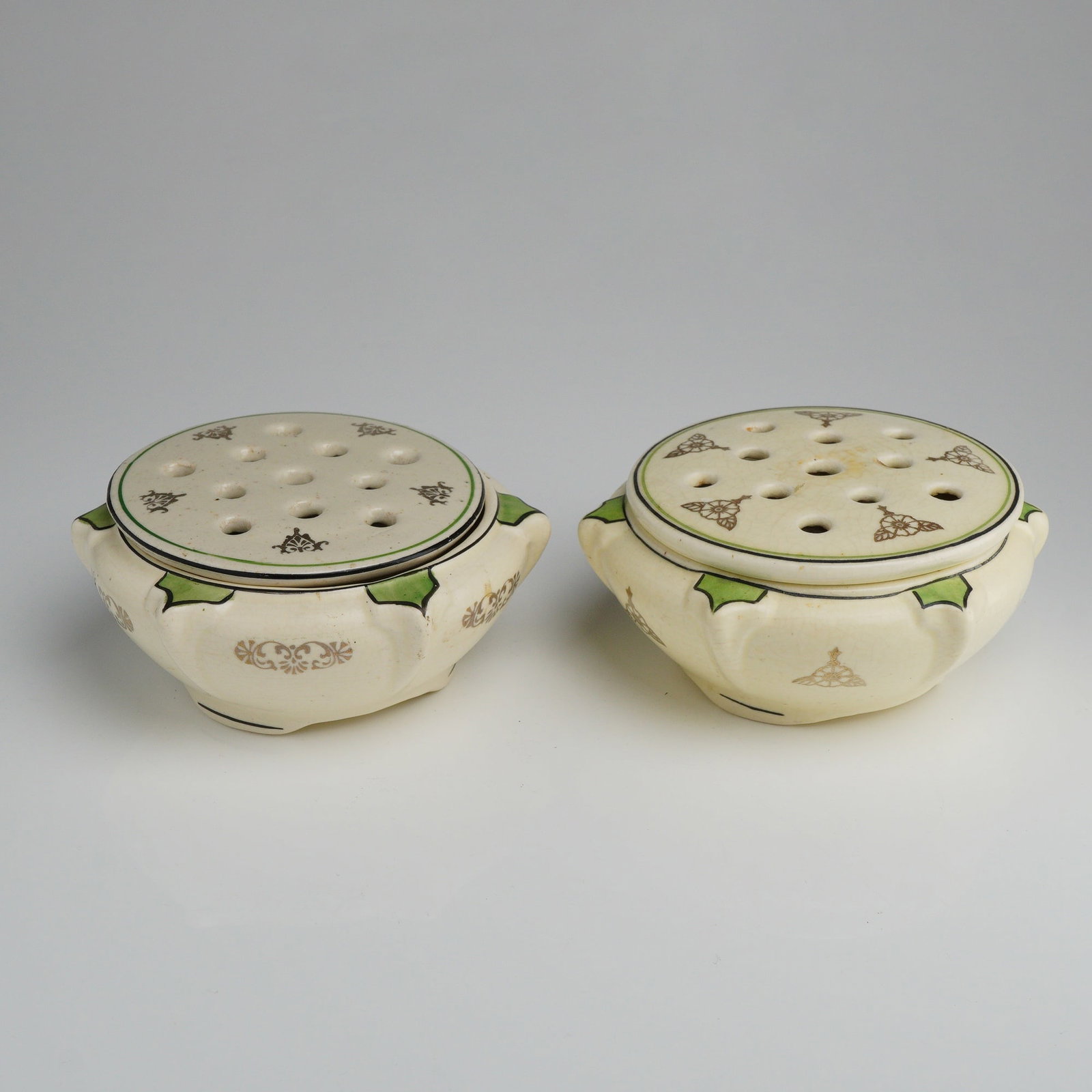 Pair of Roseville Pottery Creamware Flower Frog Bowls (1 of 3)