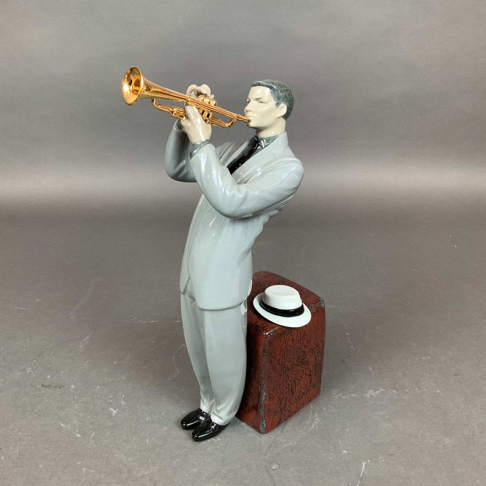 Lladro Porcelain Figurine, Jazz Trumpeter 01009329 (1 of 4)