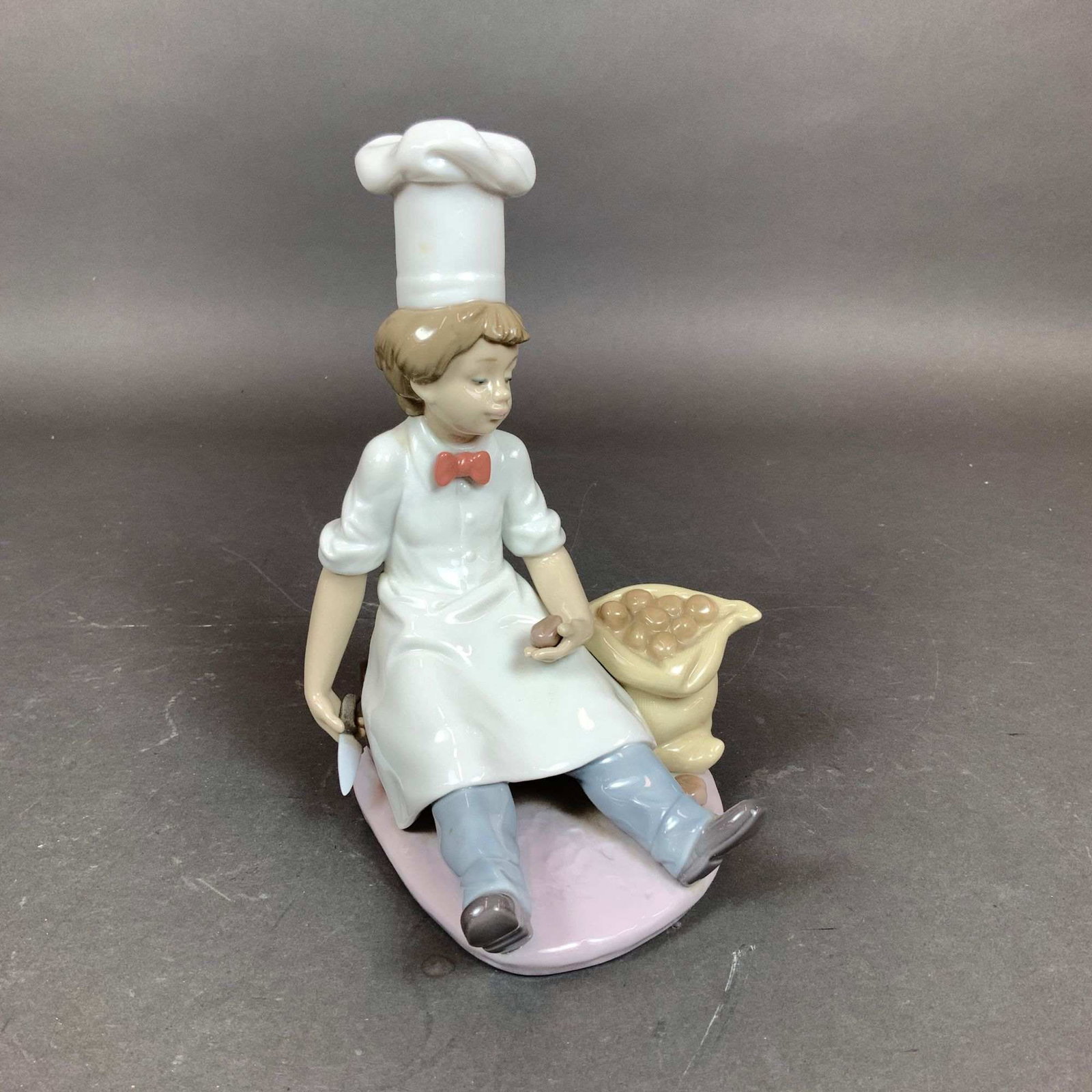Lladro Stamped Porcelain Figurine Chef's Apprentice 01006233 (1 of 4)
