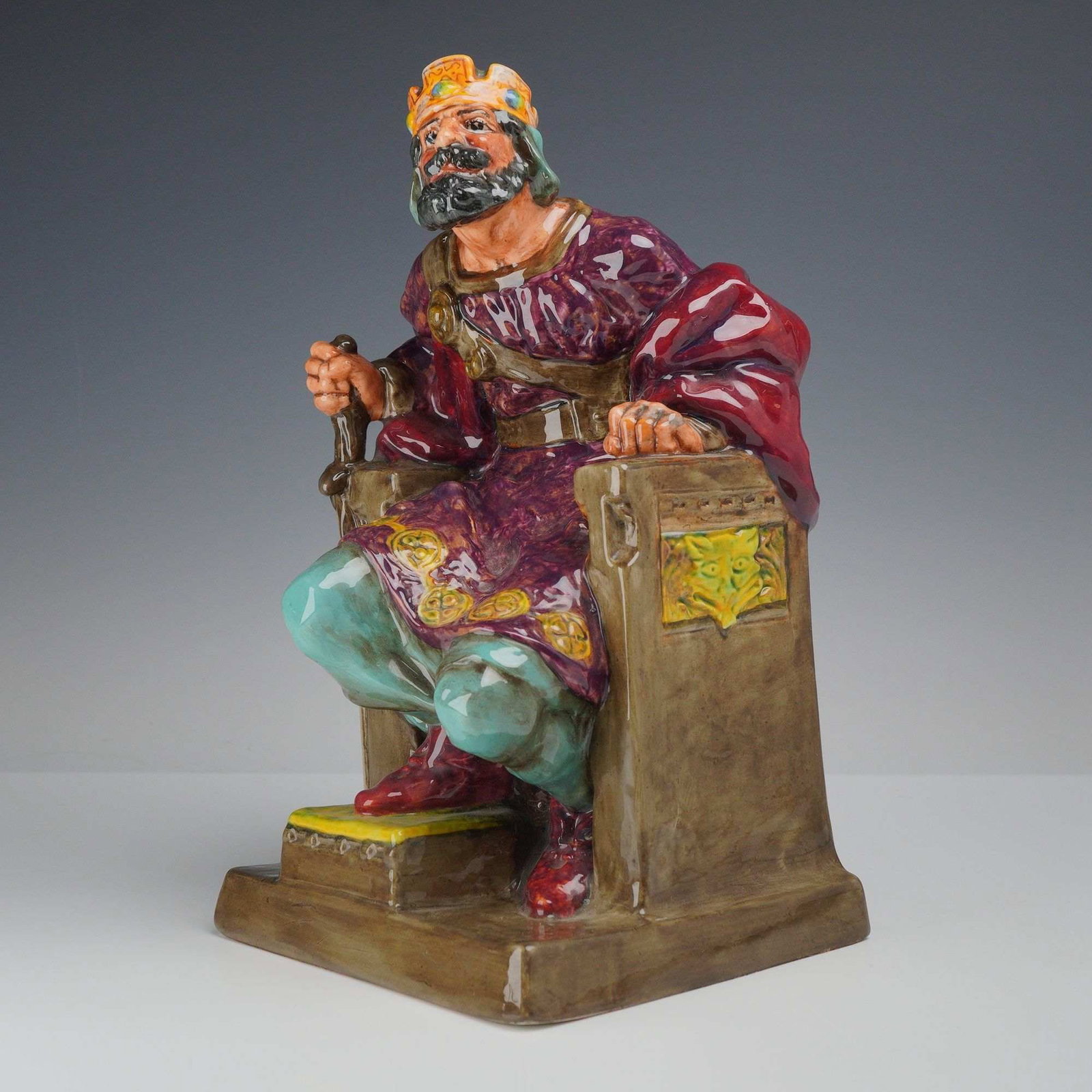 Royal Doulton Porcelain Figurine The Old King HN 2134 (1 of 3)