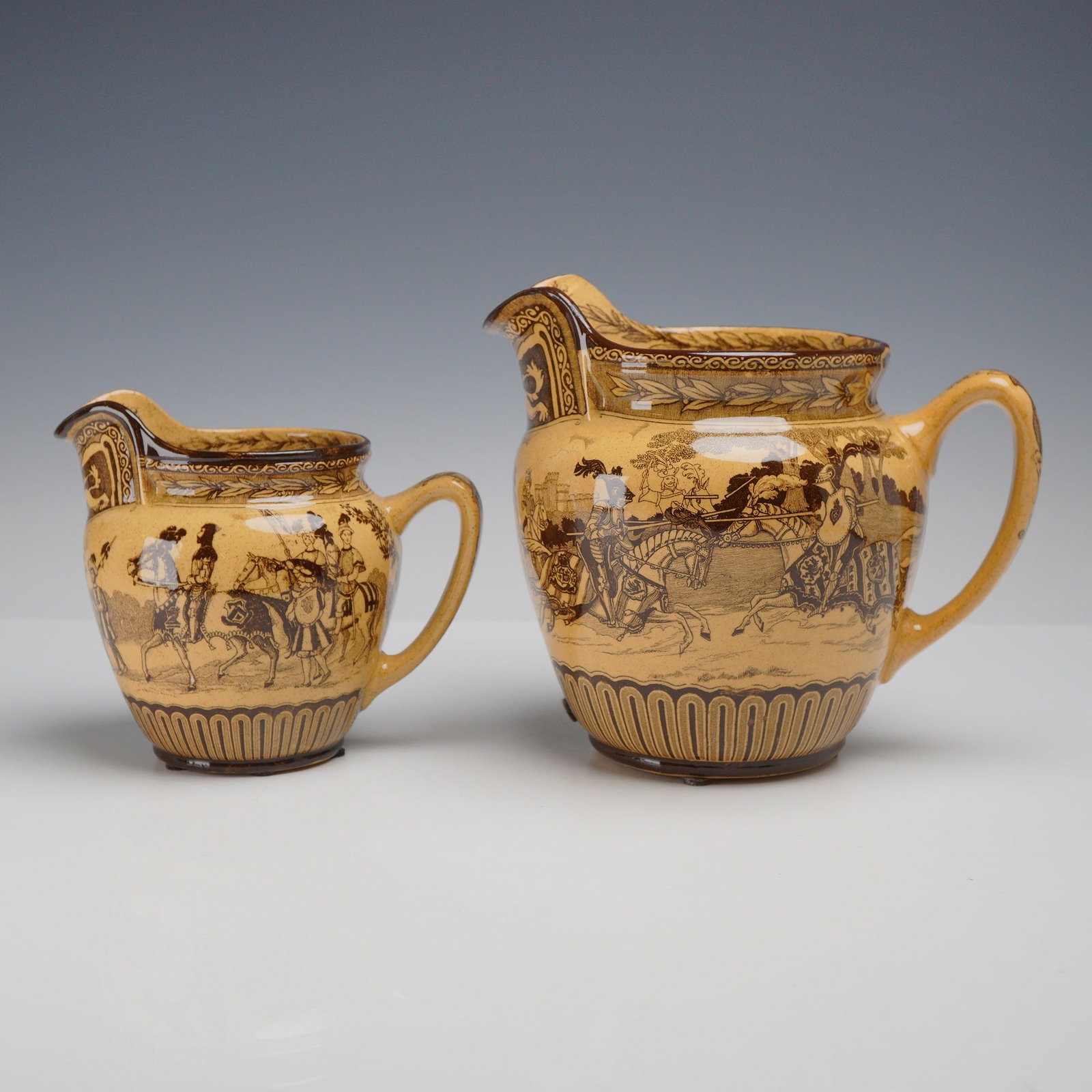 2pc Royal Doulton Seriesware Eglinton Tournament Graduated Pitcher Jugs (1 of 3)