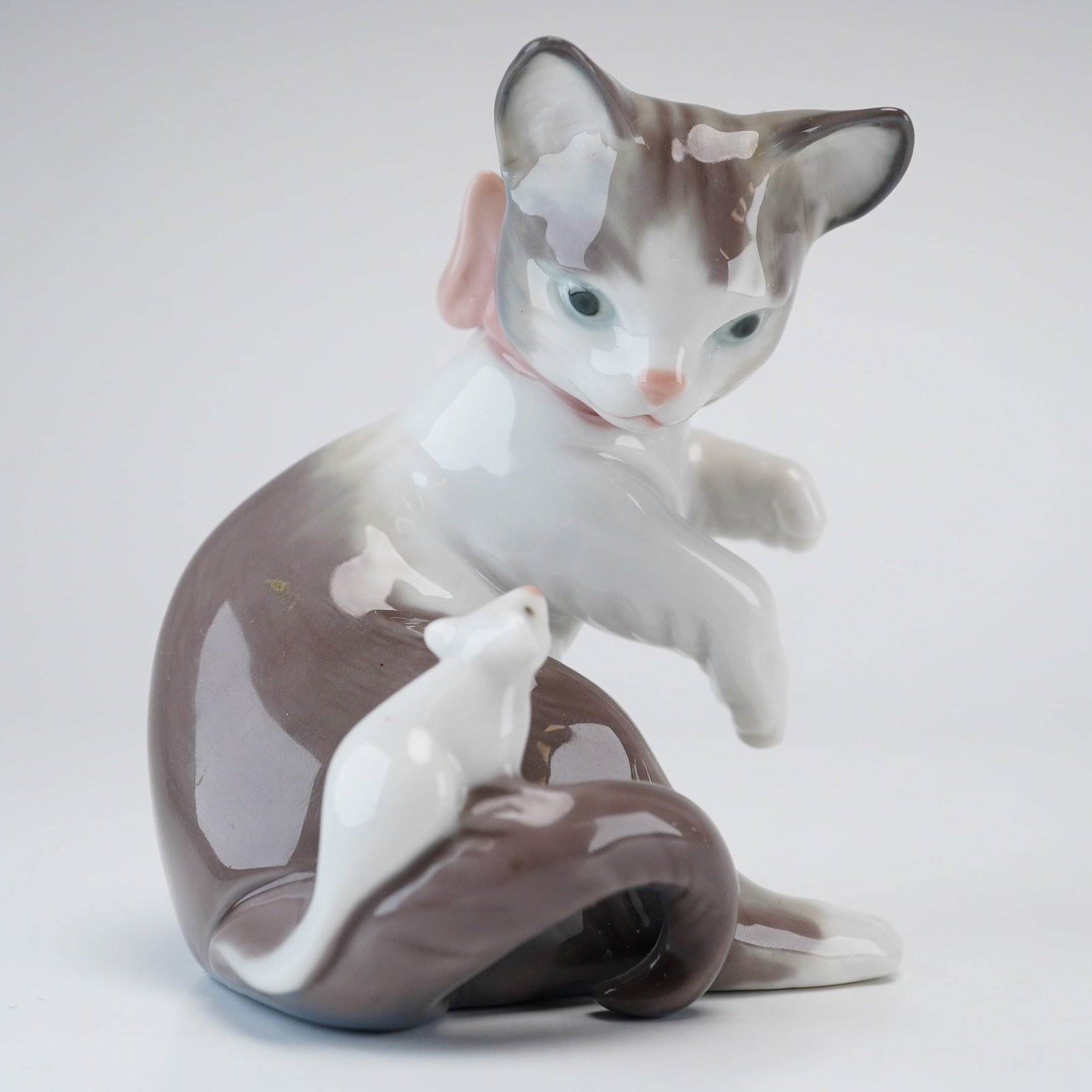Lladro Porcelain Figurine with Box, Cat and Mouse 01005236 (1 of 4)