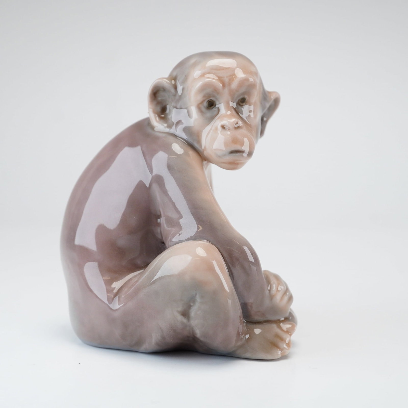 Lladro Porcelain Figurine, Mini Monkey 01005432 (1 of 3)