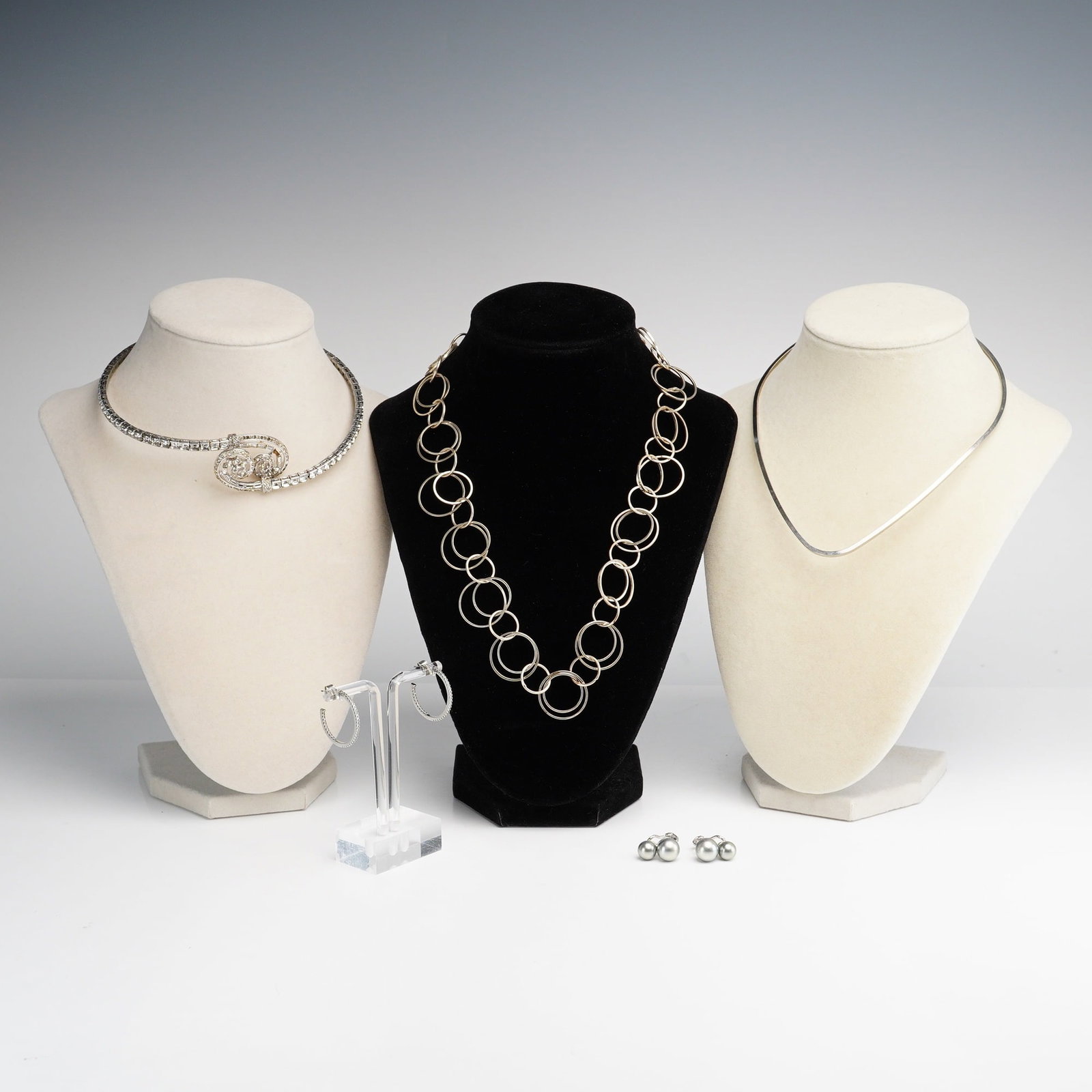 5pc Collection of Silver Toned Jewelry Including Earrings and Necklaces (1 of 5)