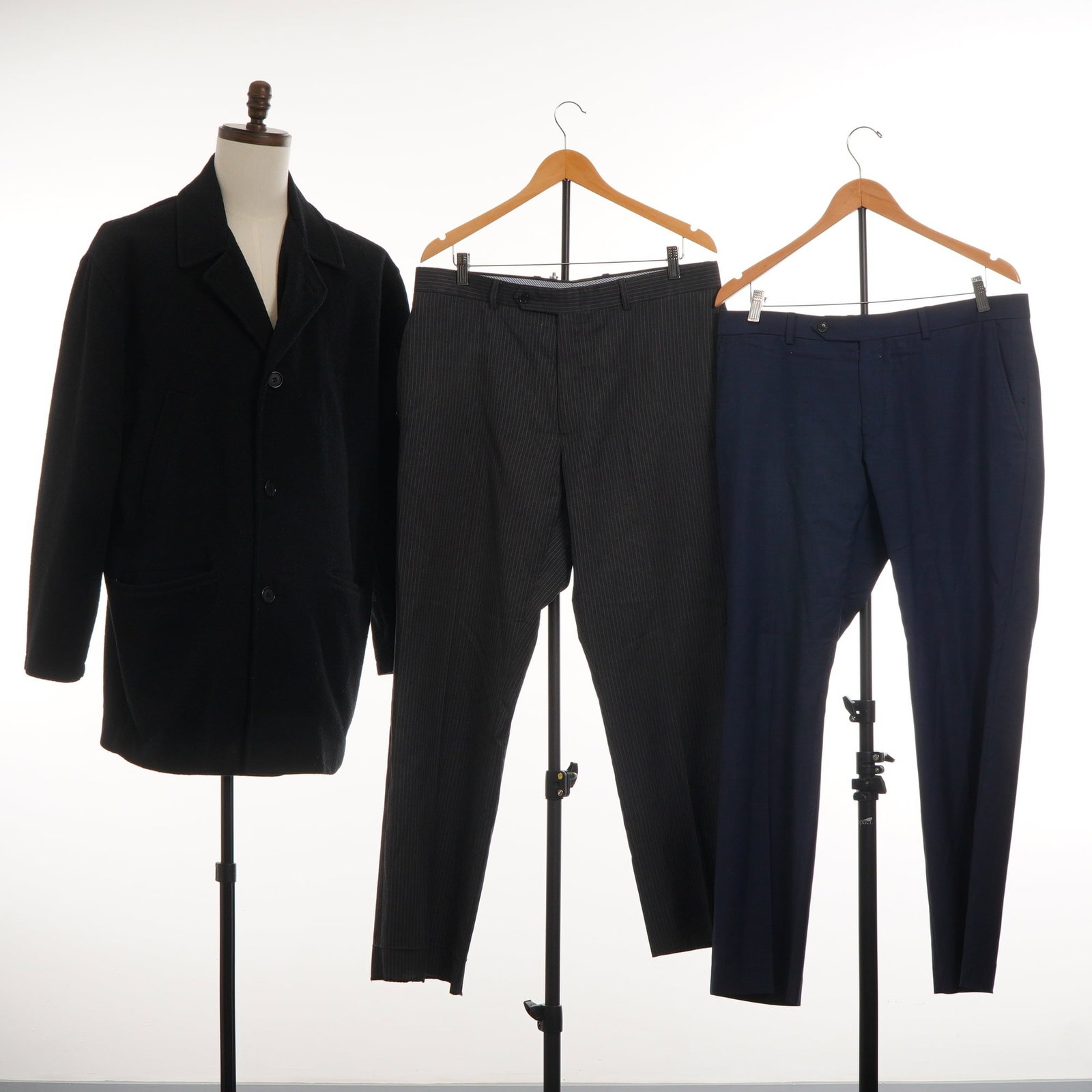 8pc Men's Dress Apparel Items Including Lauren Ralph Lauren, Michael Kors, Tommy Hilfiger, and: A collection of eight pieces of men's professional and formal attire from various designers. The group includes a Lauren Ralph Lauren green label three-piece suit featuring a navy blue wool fabric wit