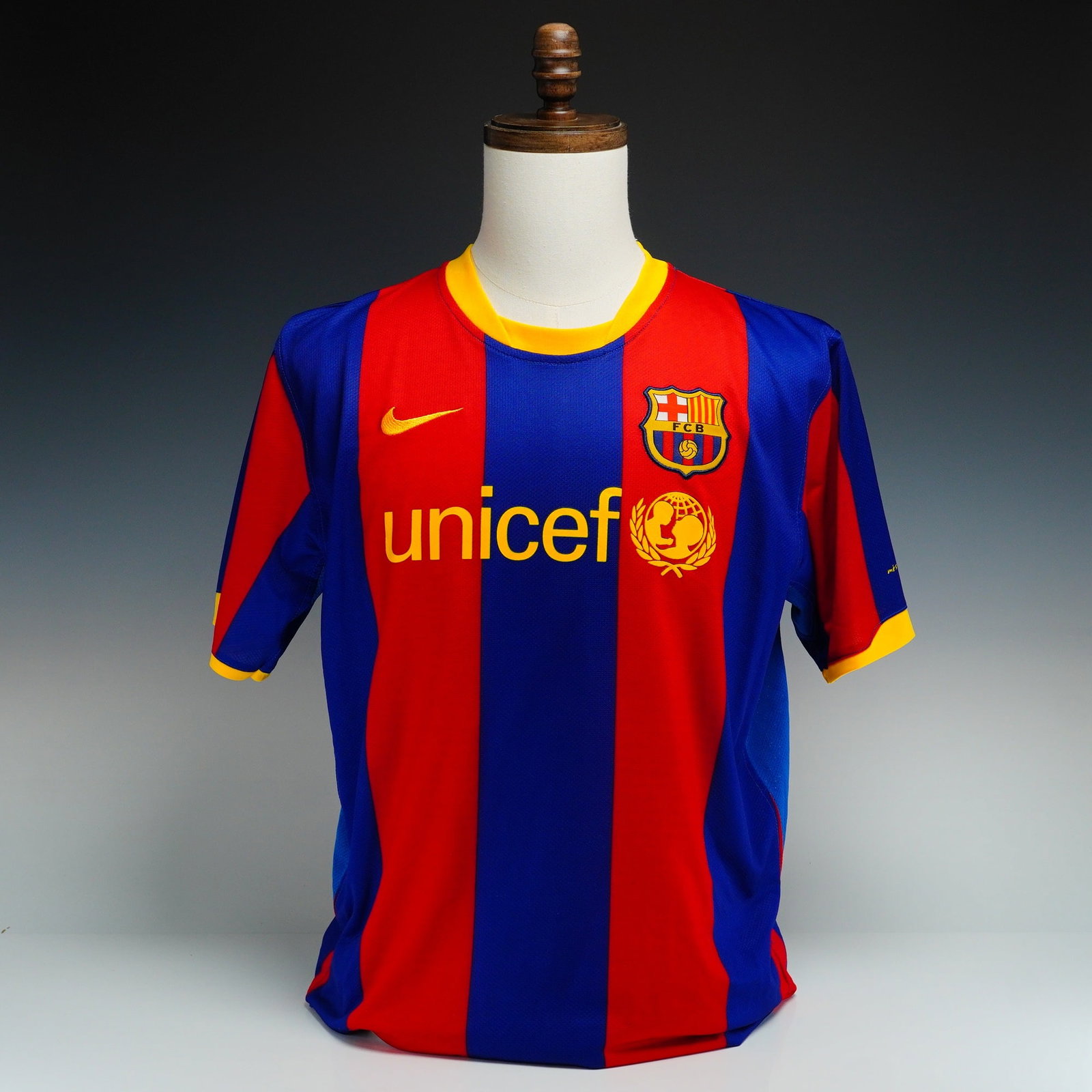 Nike FCB 2010-2011 David Villa Home Soccer Jersey #7 (1 of 4)