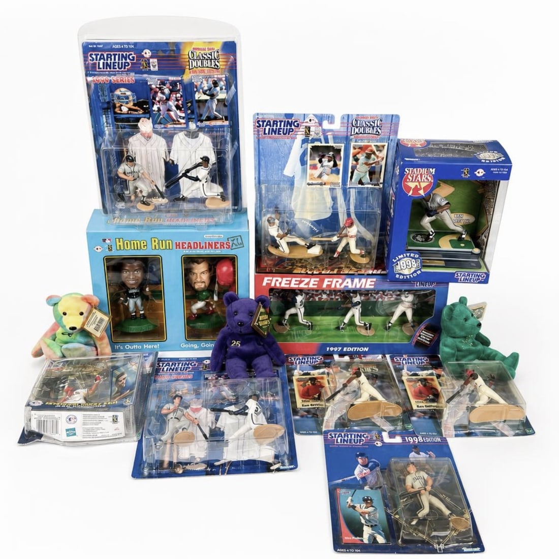 20pc MLB Collectibles Grouping including Starting Lineup Figures and Stadium Stars (1 of 4)