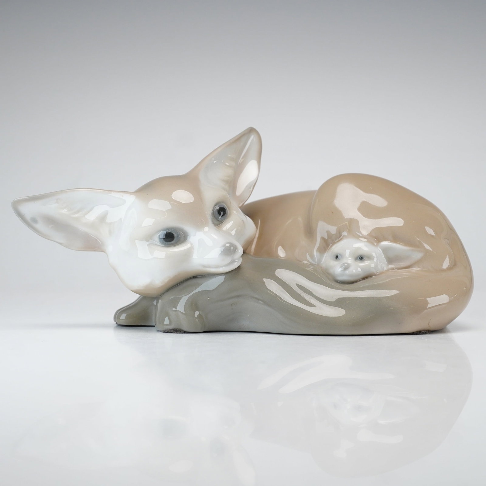 Lladro Glazed Porcelain Figurine, Fox and Cub 01001065 (1 of 3)