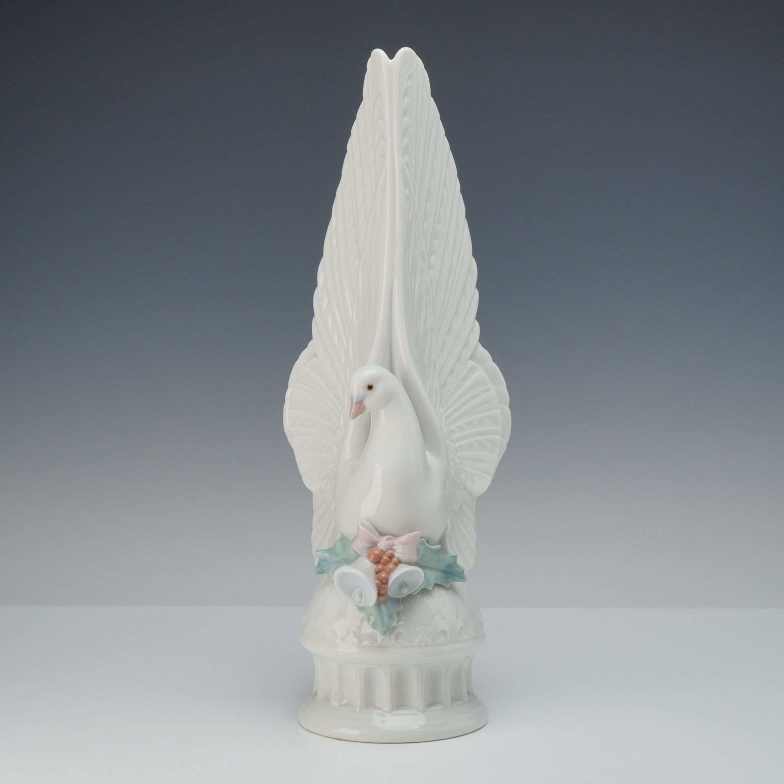Lladro Porcelain Figurine, Message of Peace 01006587 (1 of 3)