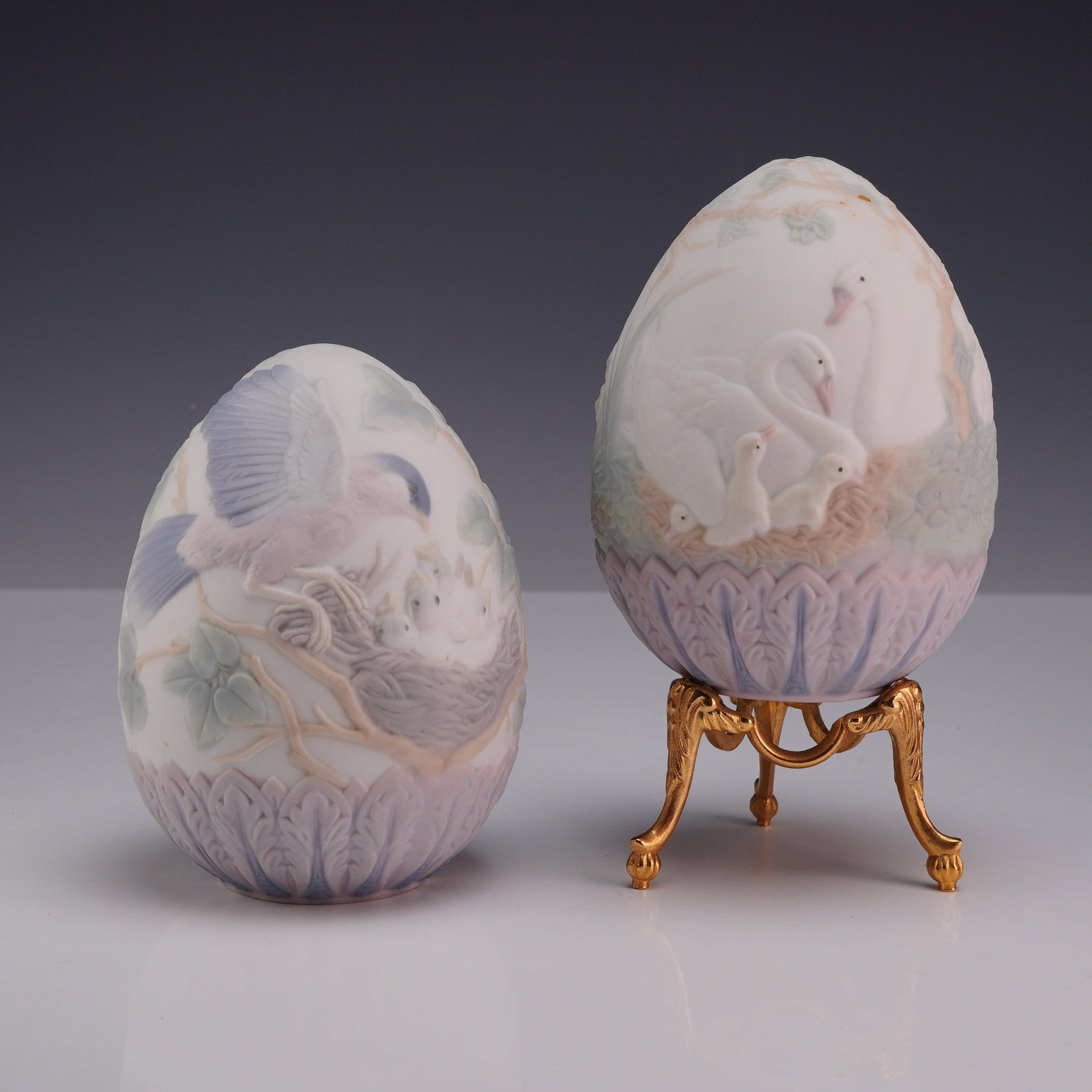 3pc Lladro Porcelain Annual Egg Figurines 01016083 and 01017532 with Stand and Boxes (1 of 4)