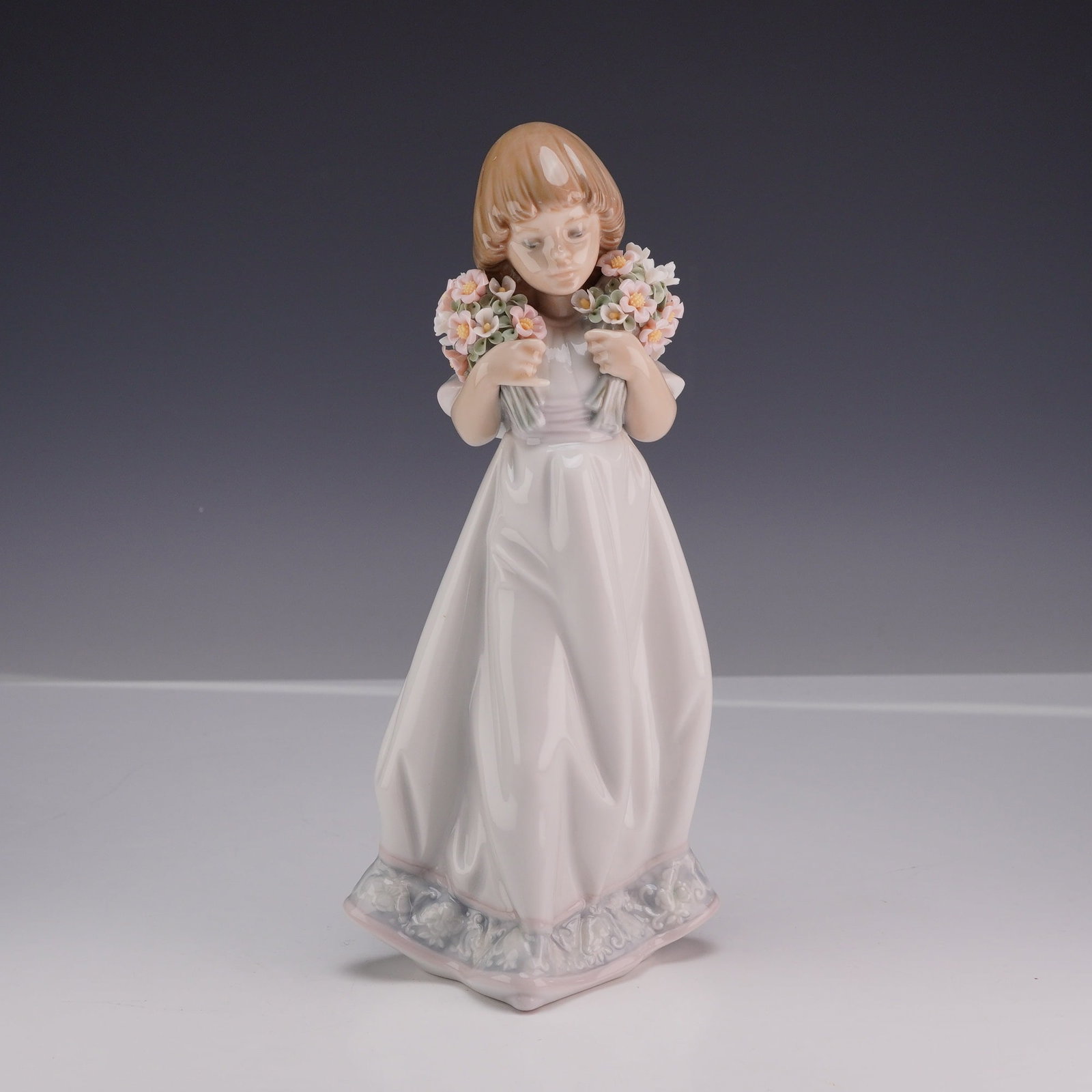 Lladro Collectors Society Porcelain Figurine, Spring Bouquets 01007603 (1 of 4)