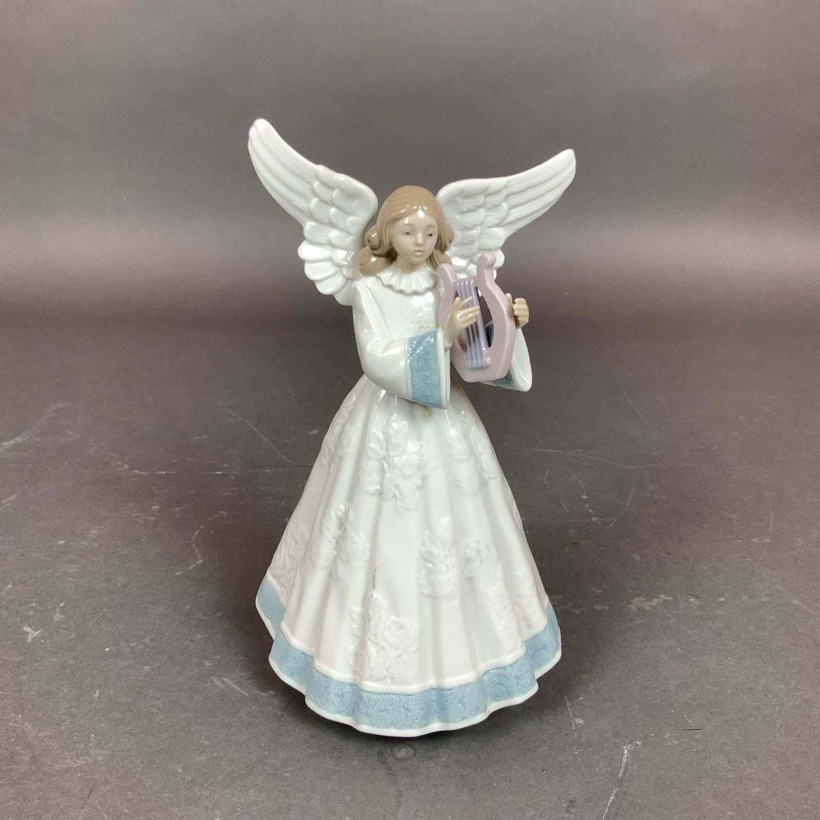 Lladro Porcelain Figurine Heavenly Harpist with Original Box 01005830 (1 of 4)