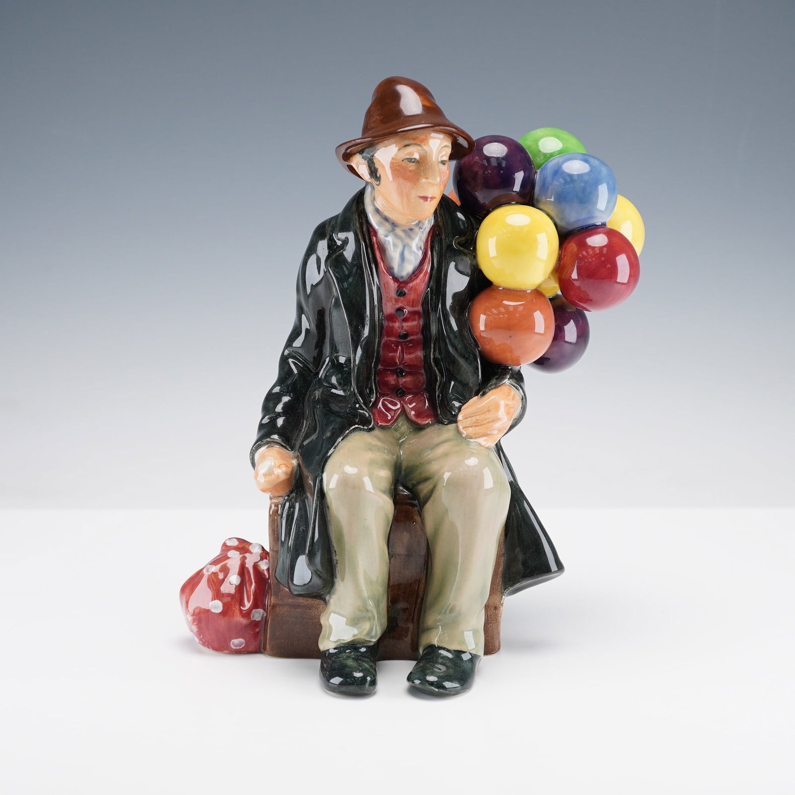 Royal Doulton Figurine The Balloon Man HN1954 (1 of 3)