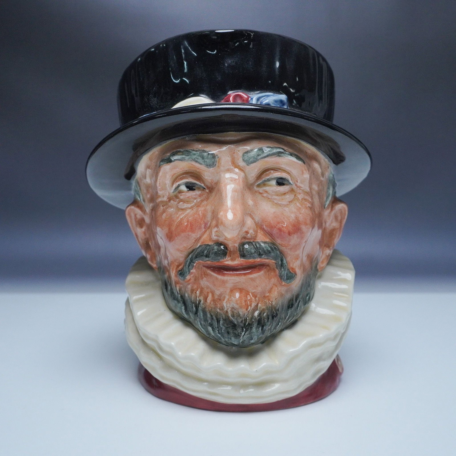 Royal Doulton Beefeater Large Character Jug D6206 (1 of 4)