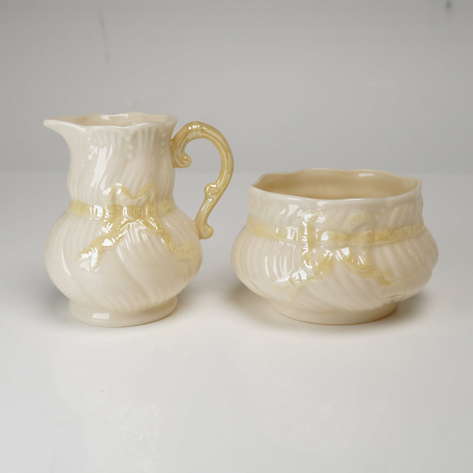 Belleek Bow Pattern Parian China Creamer and Sugar Bowl (1 of 3)