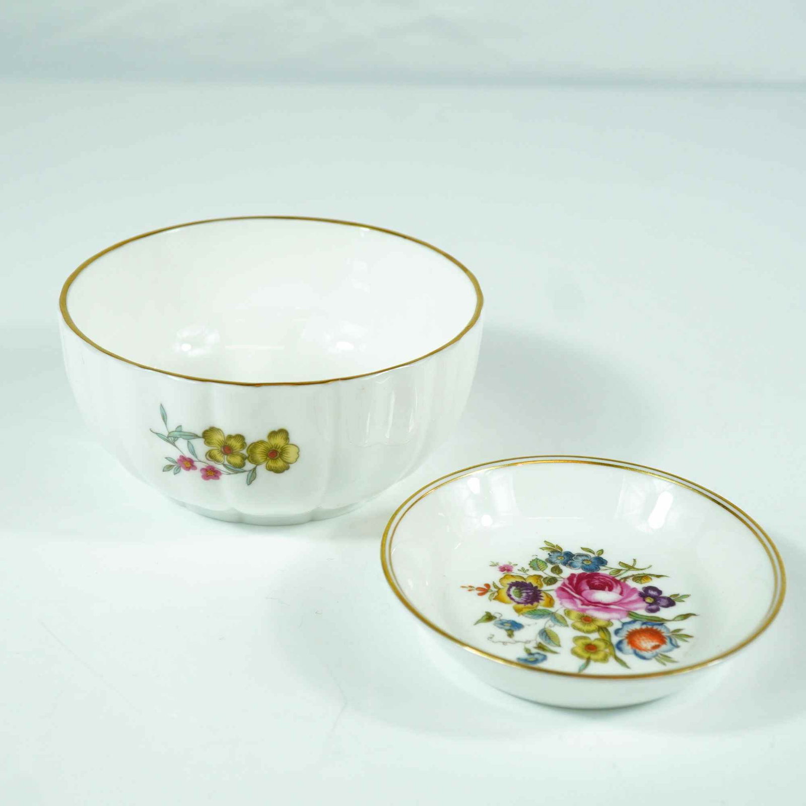 A Pair of Royal Worcester Floral Fine Bone China Bowl and Ring Dish (1 of 3)