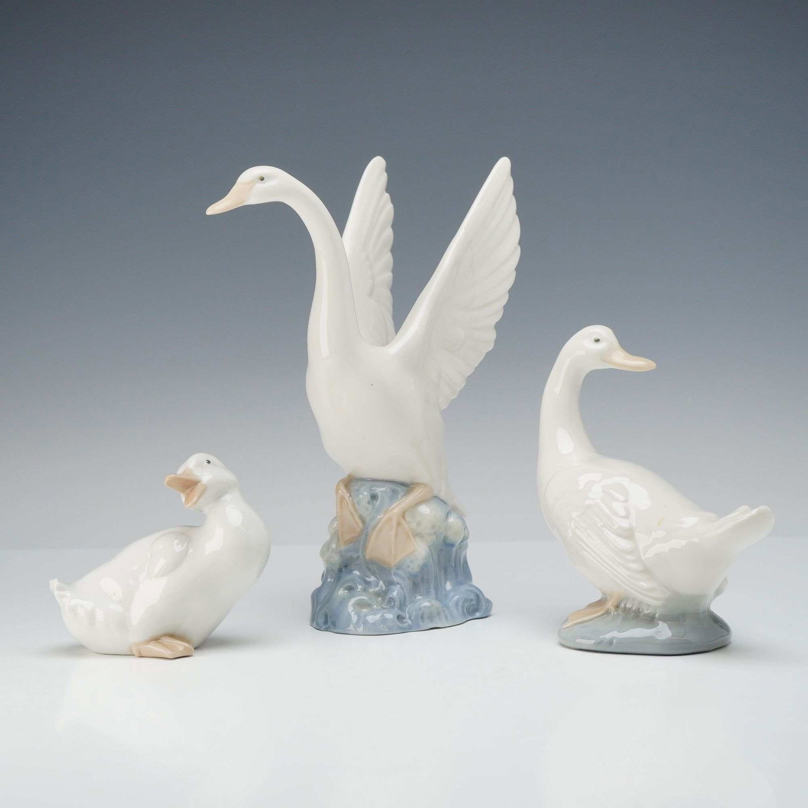 3pc Nao by Lladro Porcelain Figurines, Swan and Ducks (1 of 3)