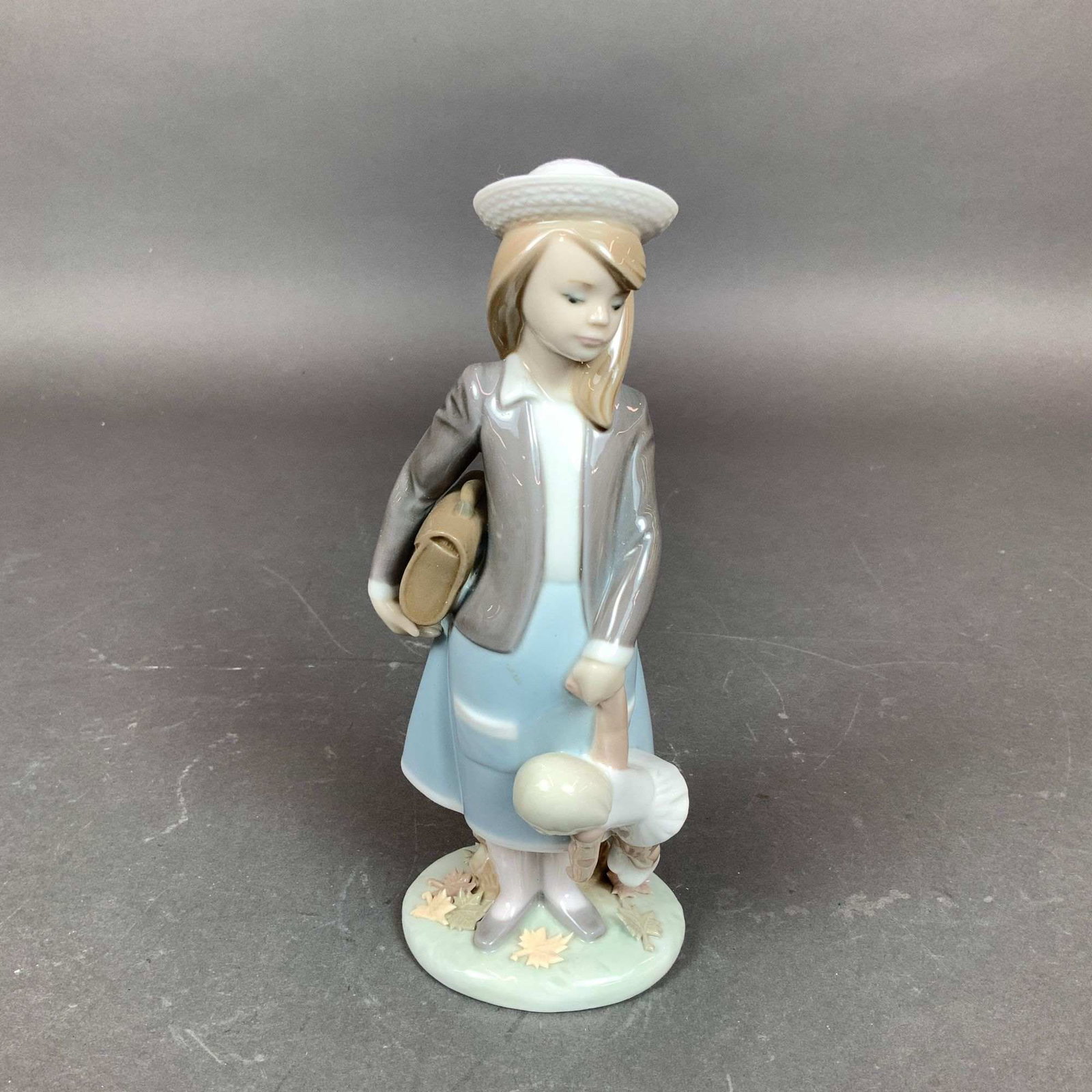 Lladro Glazed Porcelain Figurine Autumn 01005218 (1 of 5)