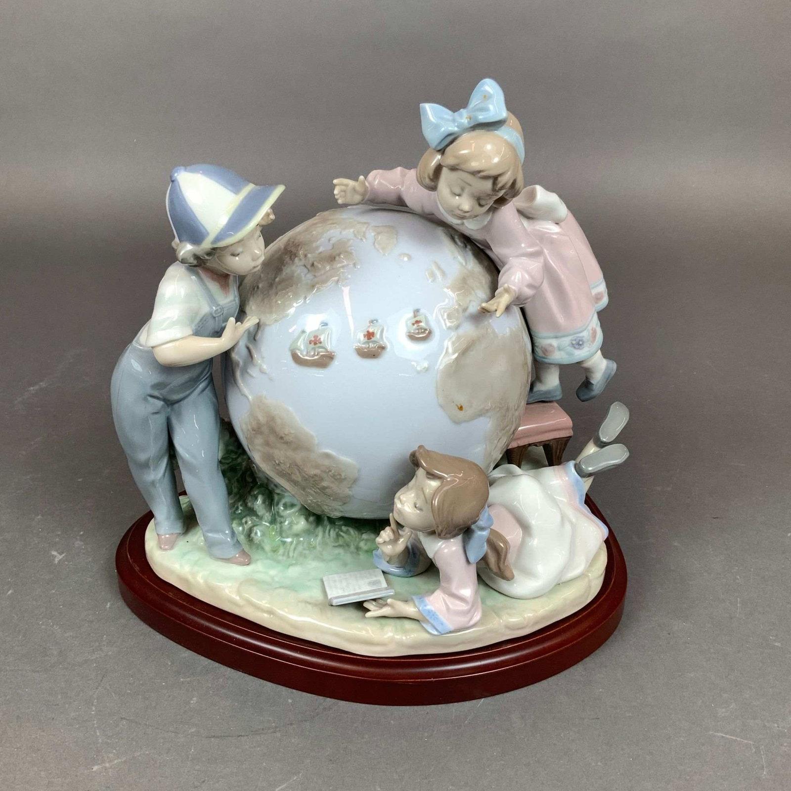 Lladro Limited Edition Porcelain Figurine Voyage of Columbus 01005847 with Base (1 of 4)