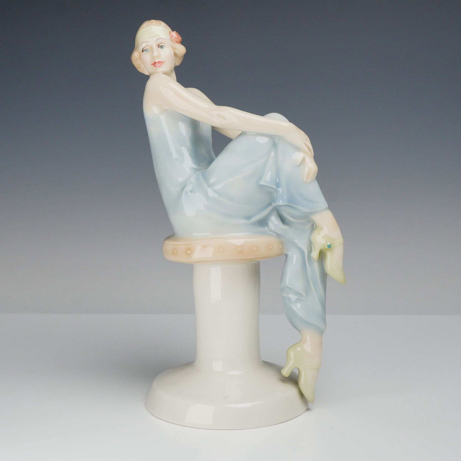 Royal Doulton Reflections Flirtation Porcelain Figurine HN 3071 (1 of 3)